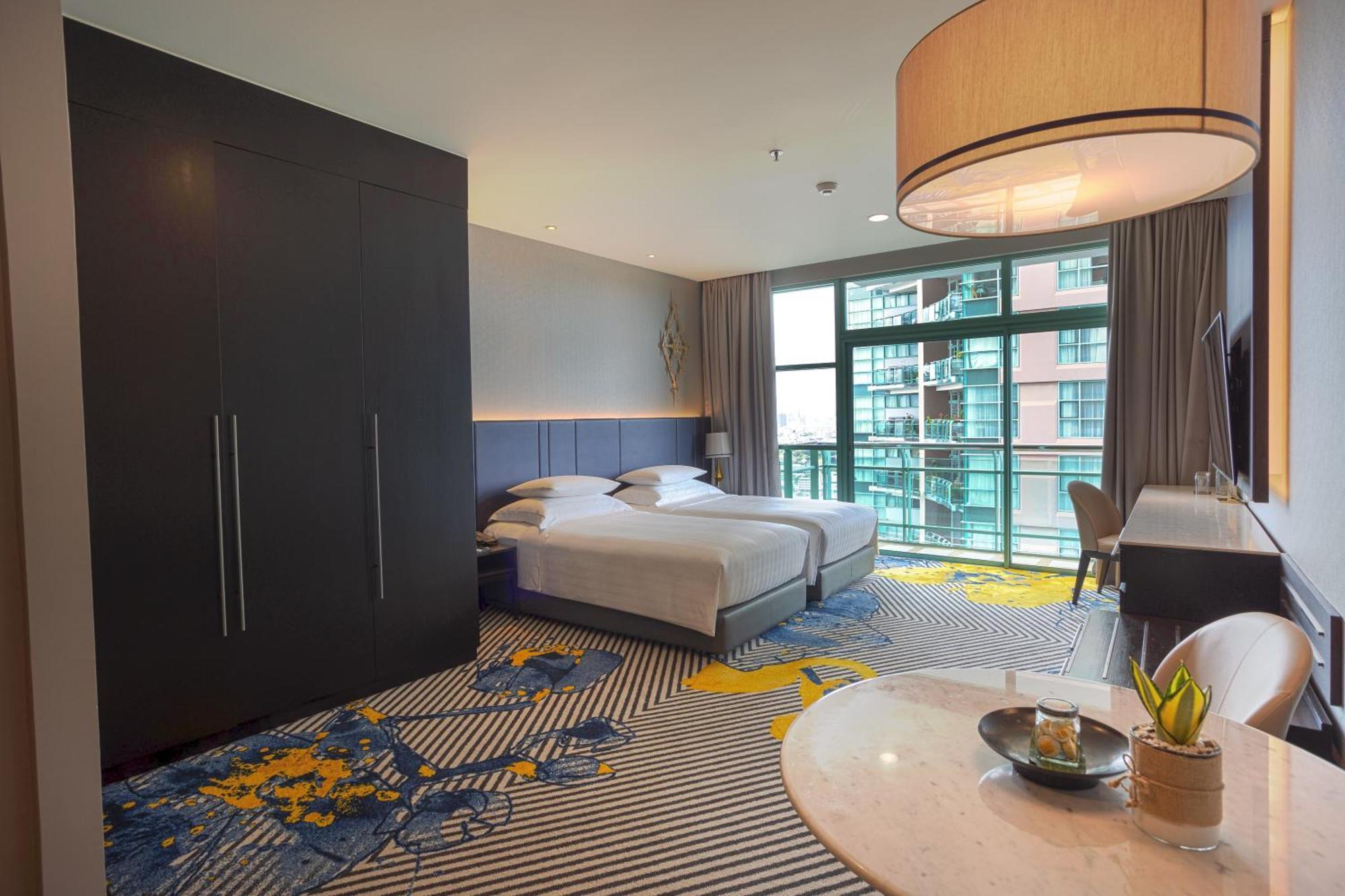 Grand Deluxe Club Twin City View