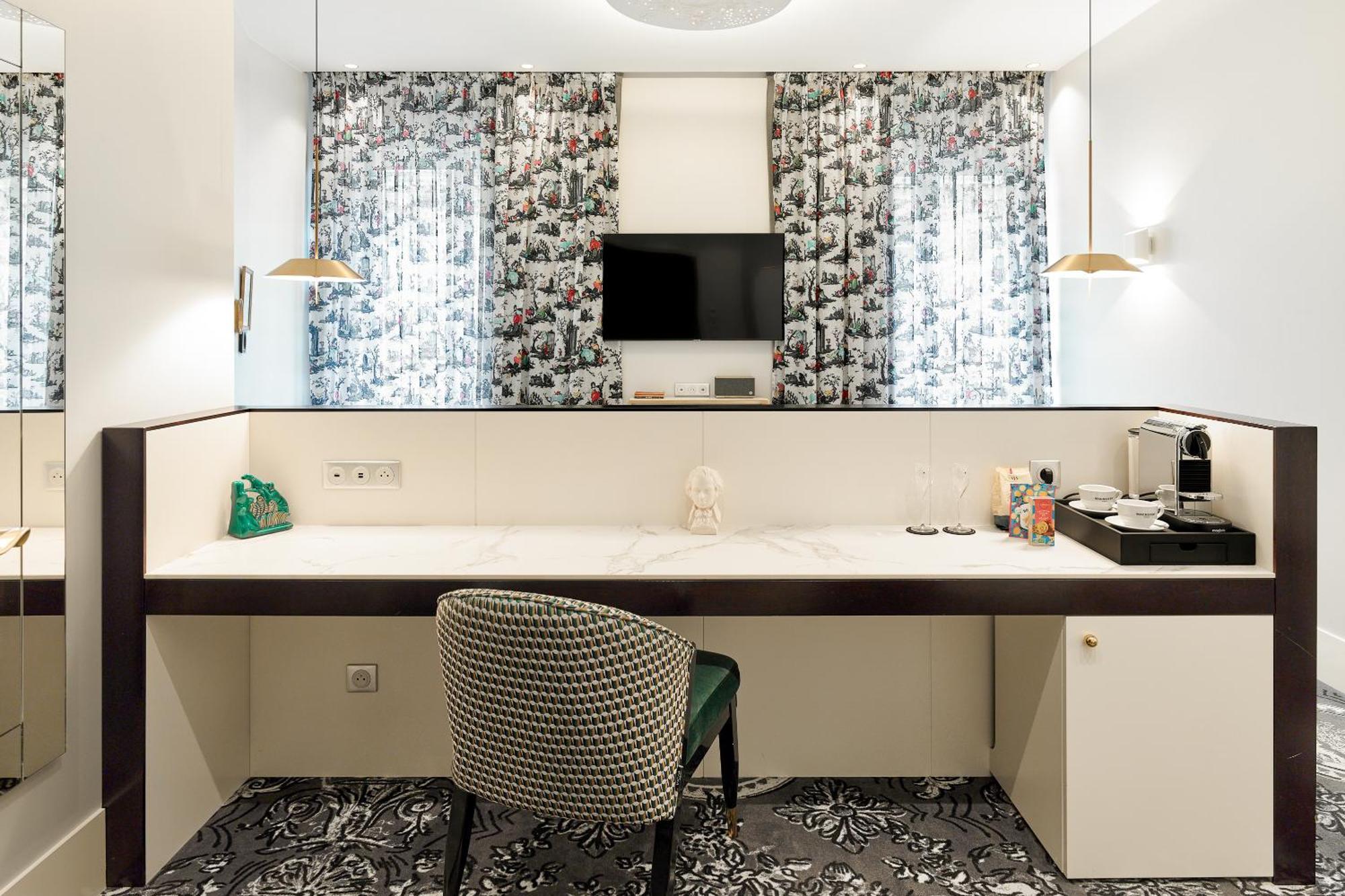Deluxe Kamer met Kingsize Bed - Afterworks