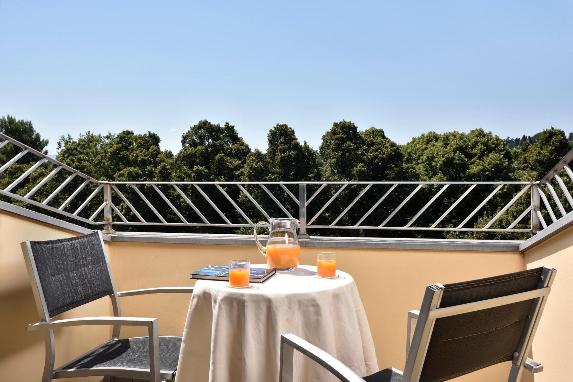 Deluxe Tweepersoonskamer met Balkon en Uitzicht