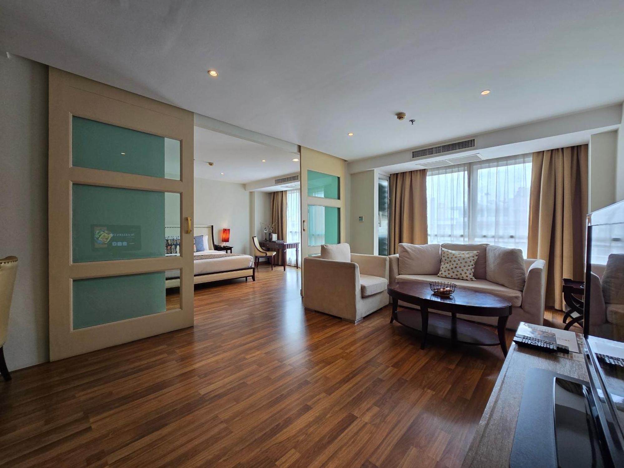 Deluxe One-Bedroom Suite