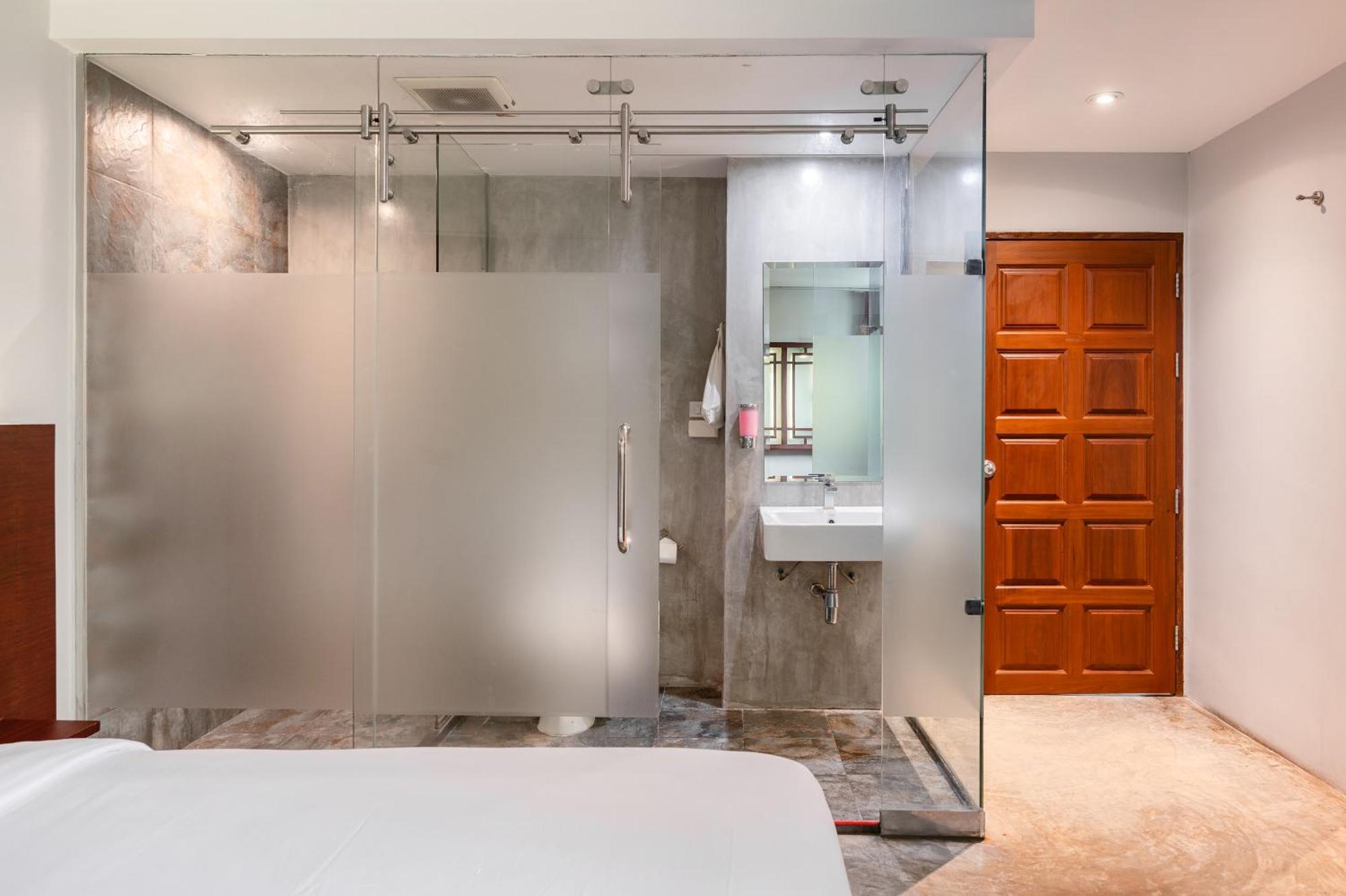 Standard Room No Window