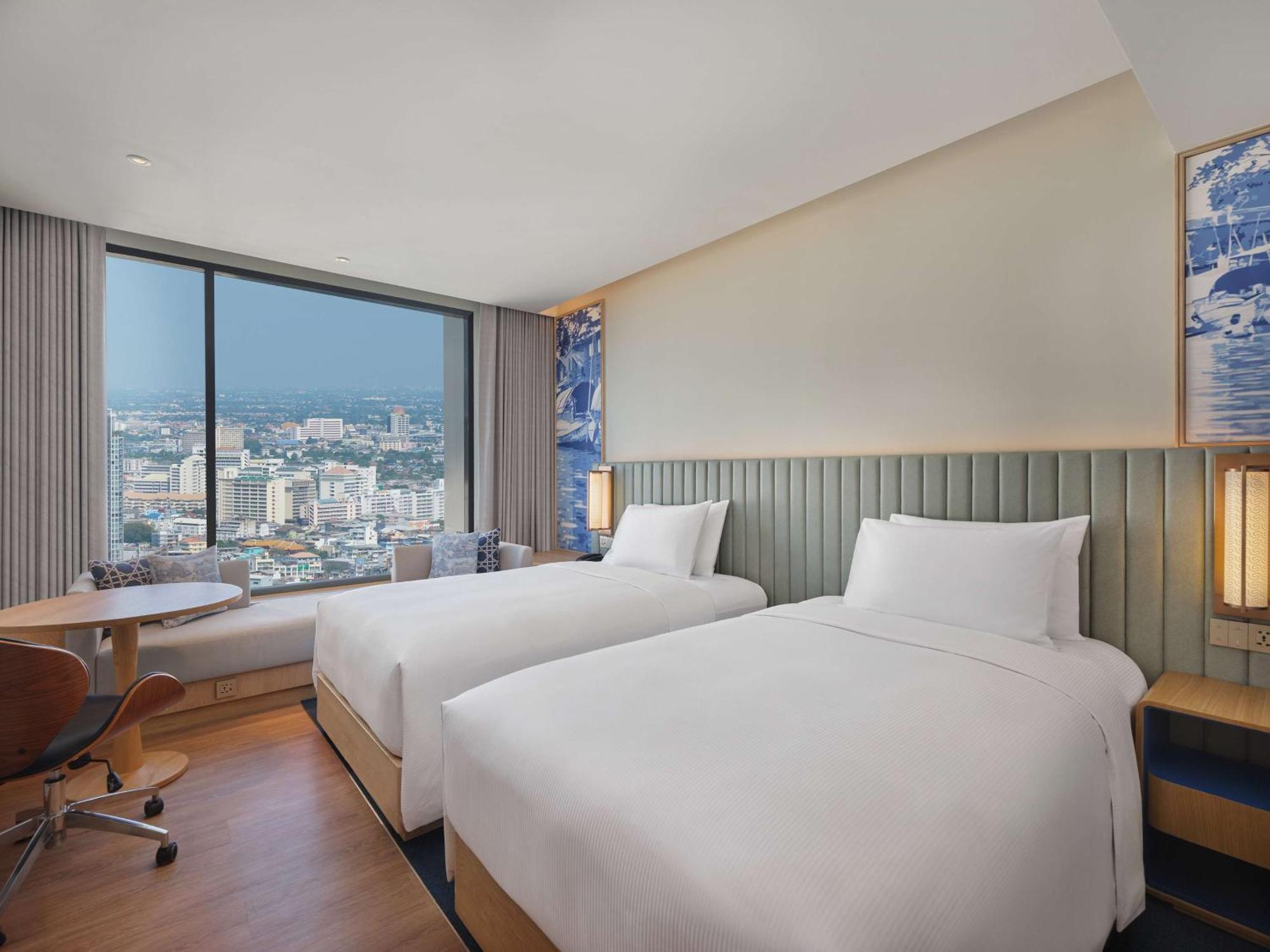 Deluxe Twin Room City View