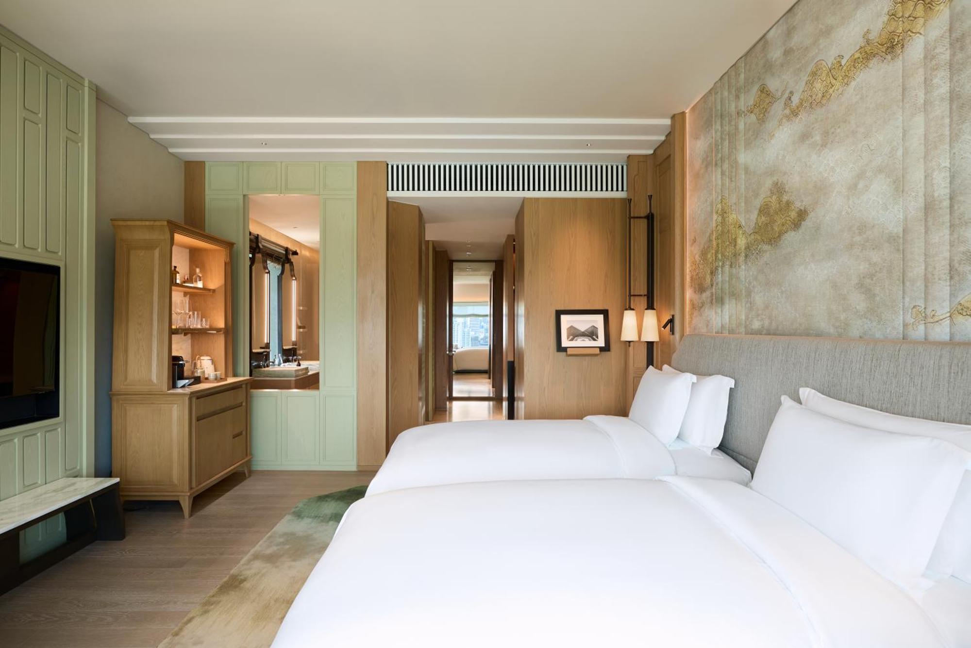Club Corner Room Twin Beds