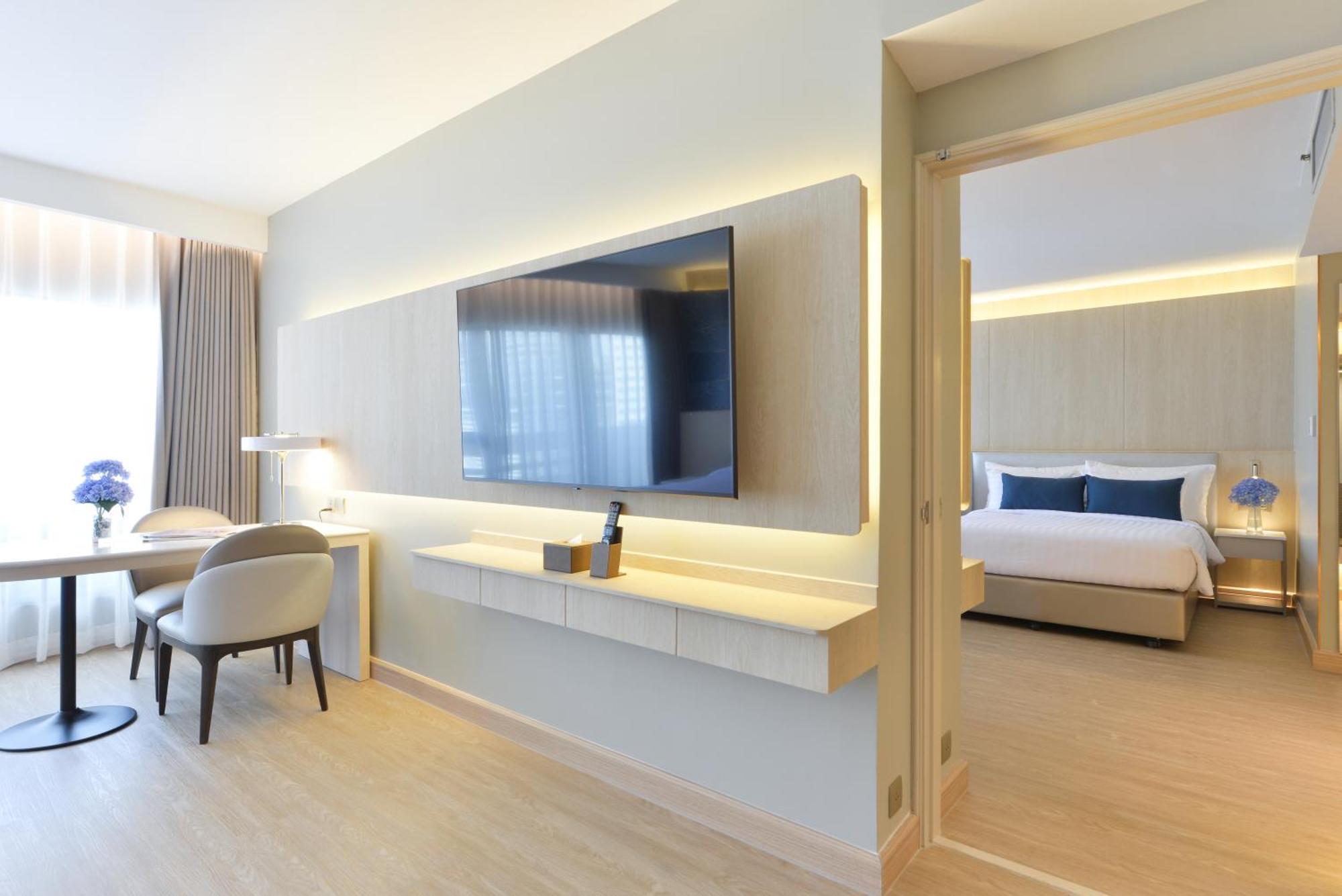 Grand Deluxe Twin Connecting Room 5 Pax