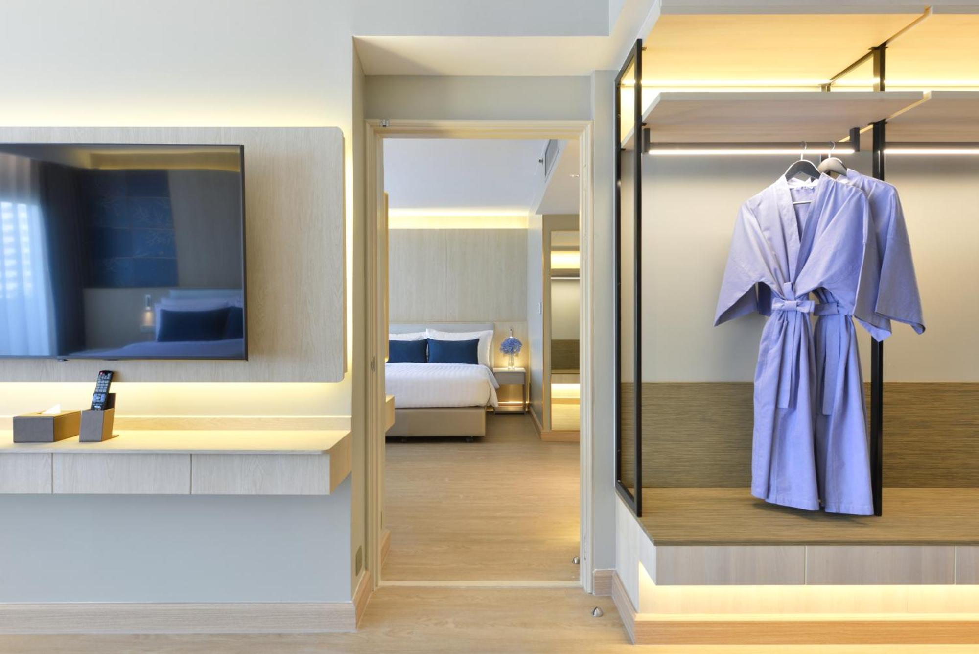 Grand Deluxe Twin Connecting Room 5 Pax