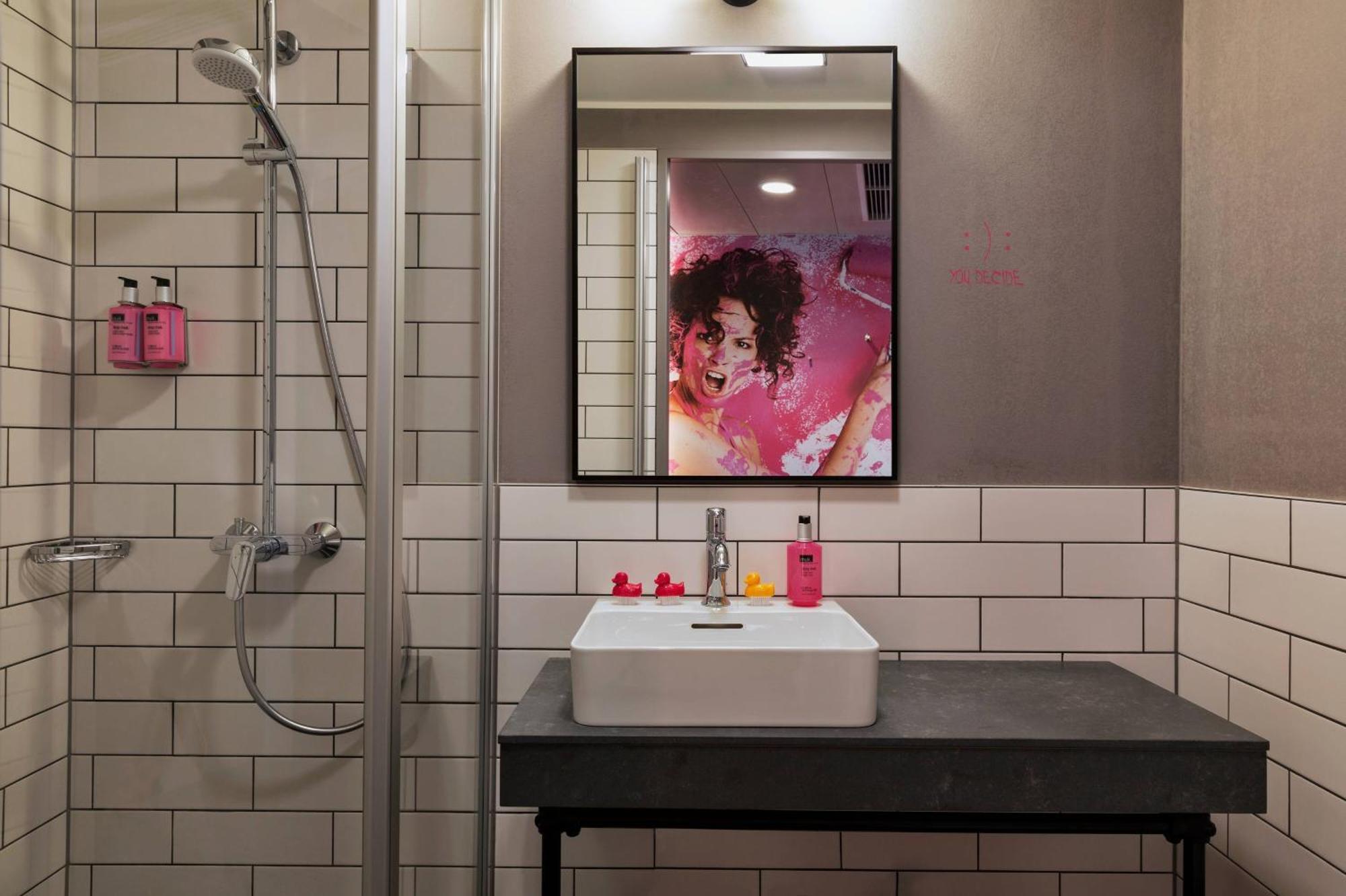 Moxy Kamer met Queensize Bed