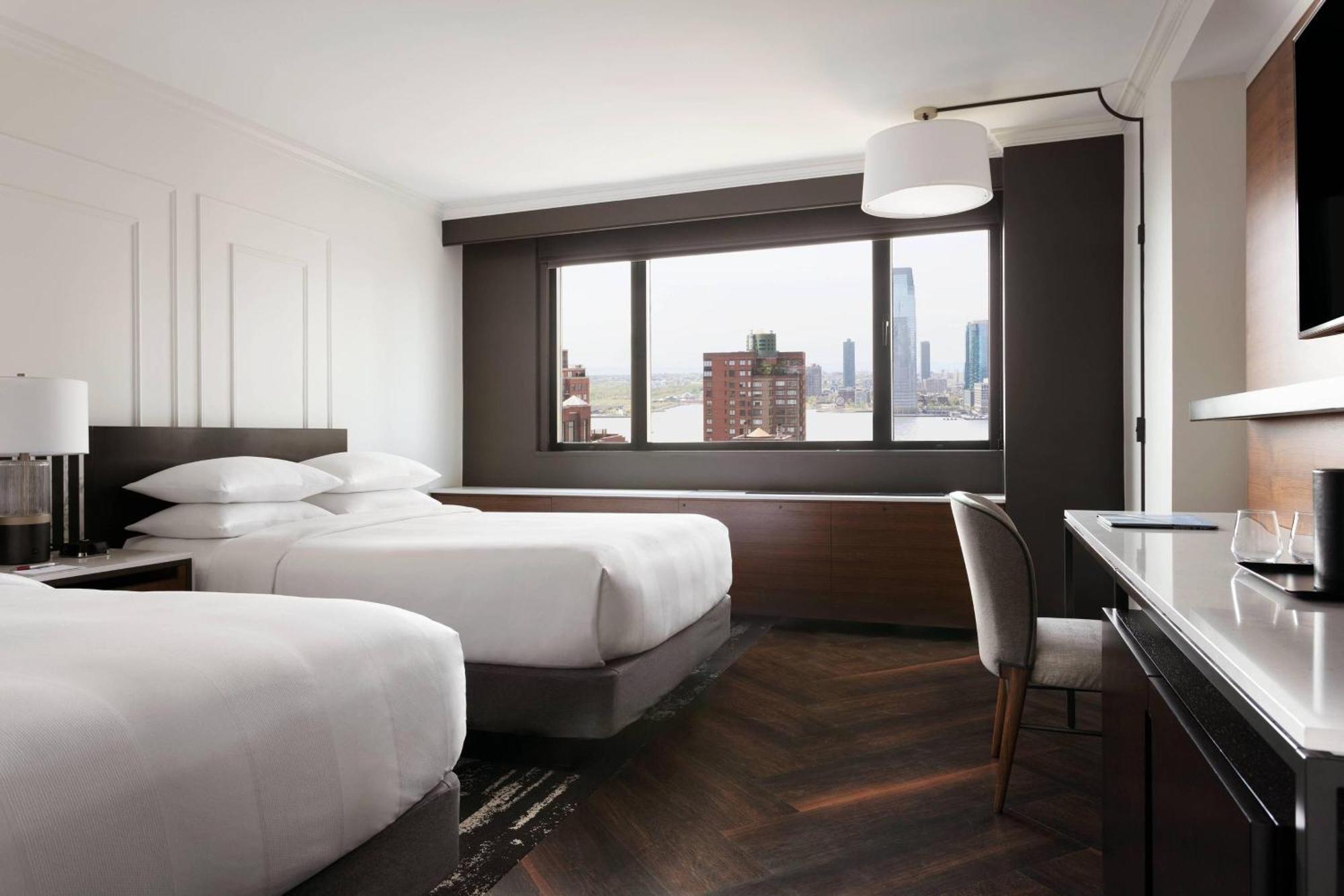 Luxe Tweepersoonskamer met 2 Tweepersoonsbedden - Uitzicht op de Rivier de Hudson