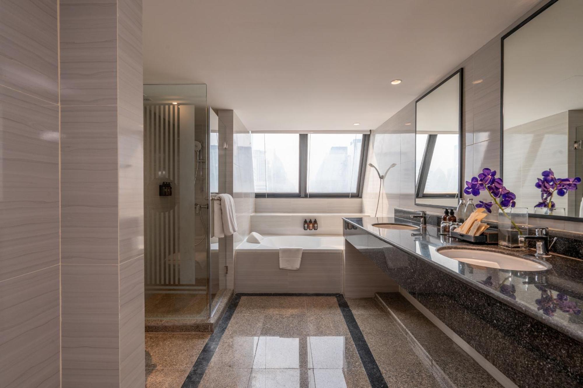 Suite City View