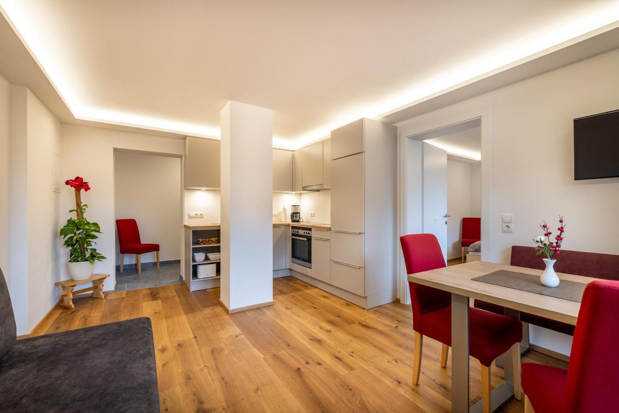 One-Bedroom Deluxe Apartment