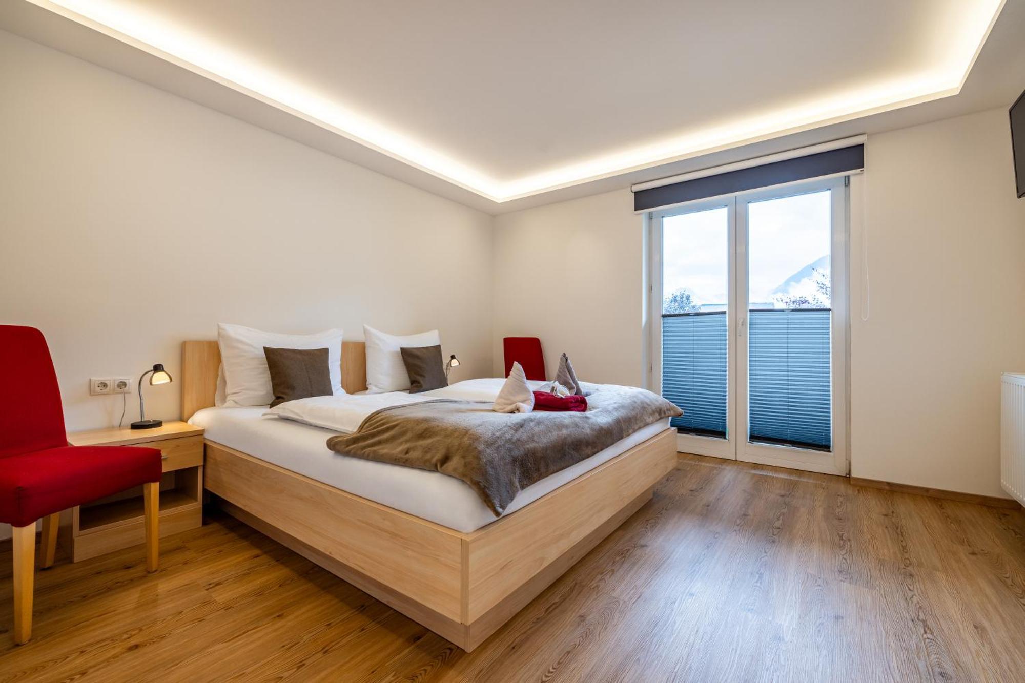 One-Bedroom Deluxe Apartment