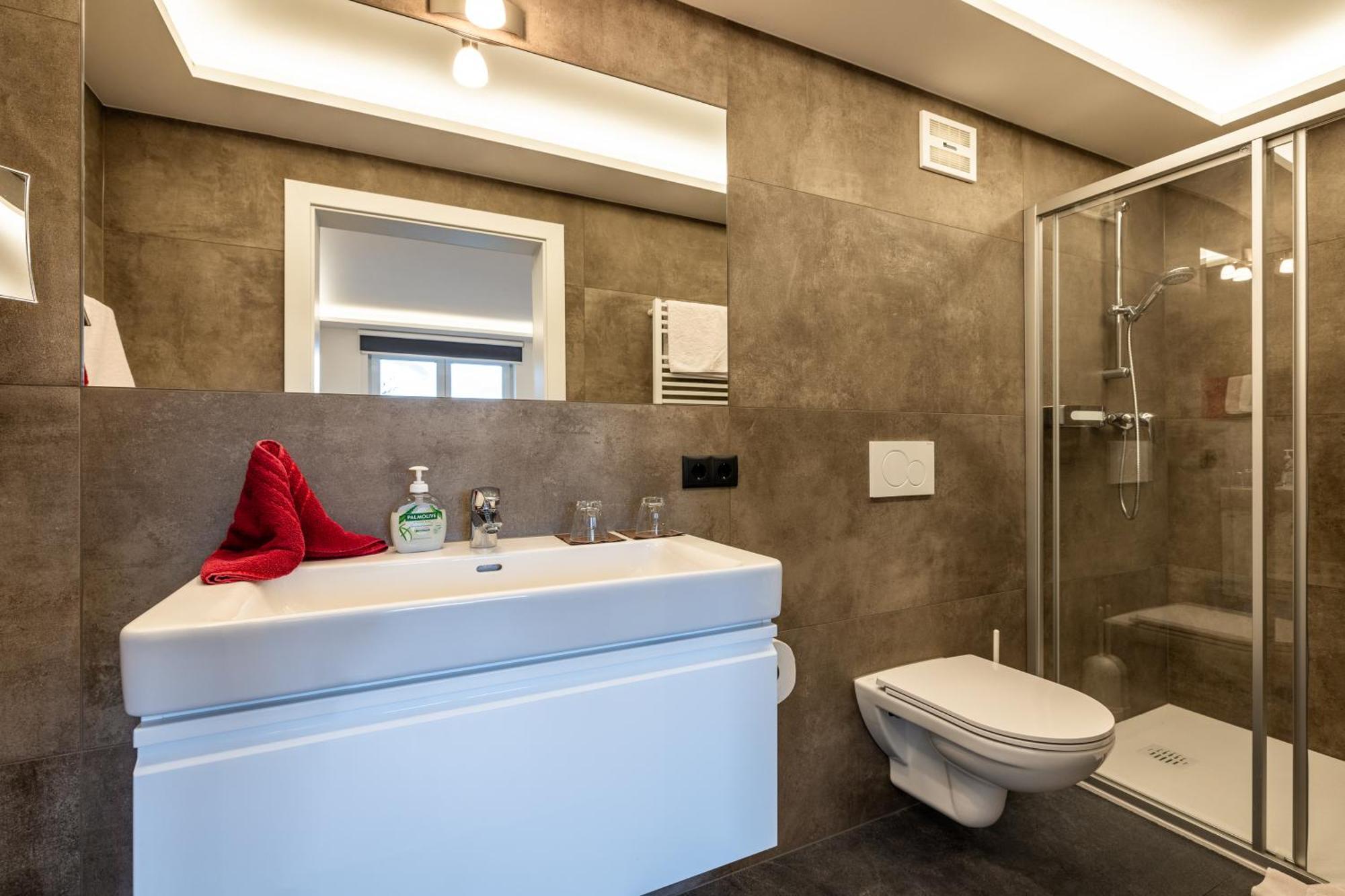 One-Bedroom Deluxe Apartment