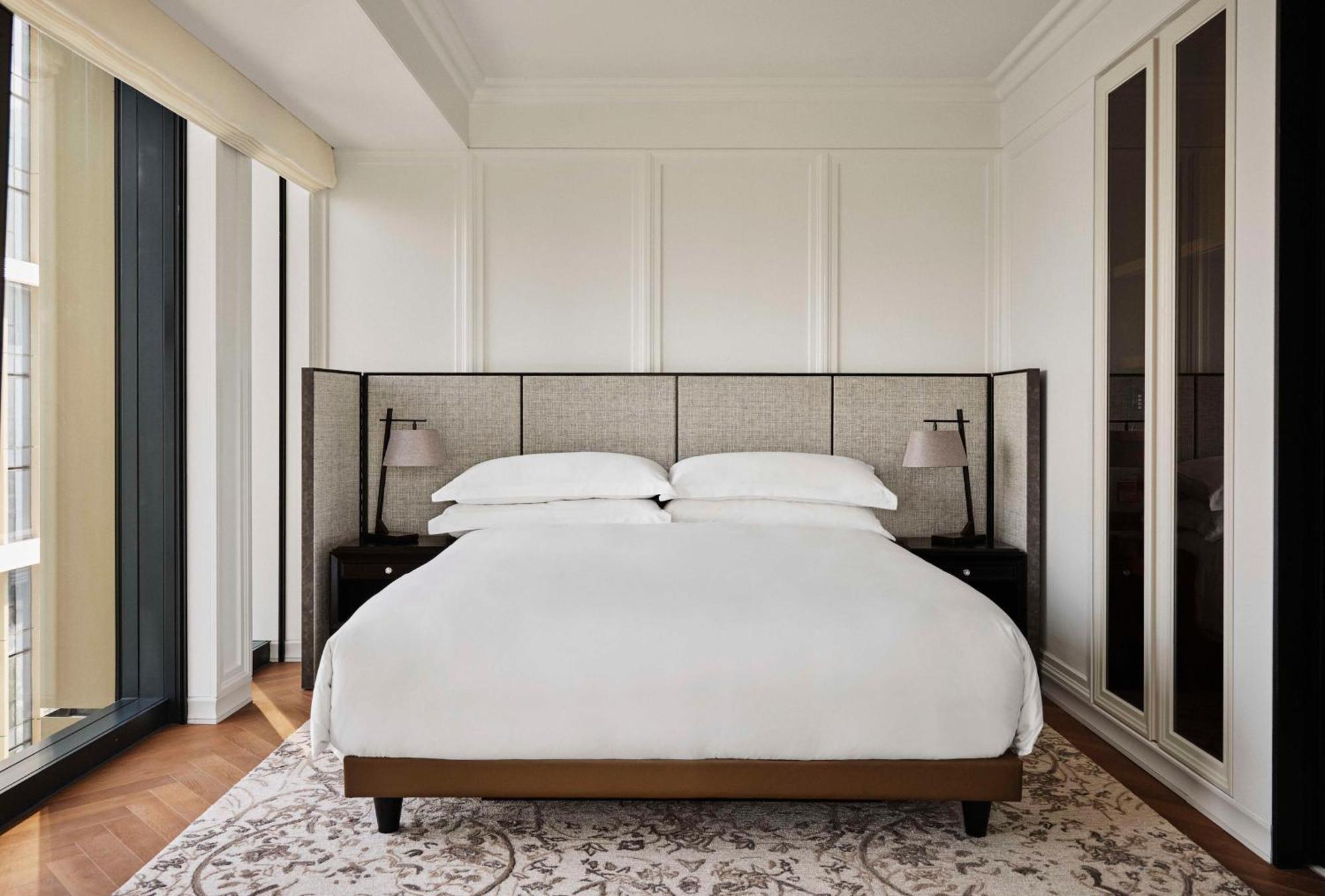 Hoekkamer met Kingsize Bed en Uitzicht op de Rivier