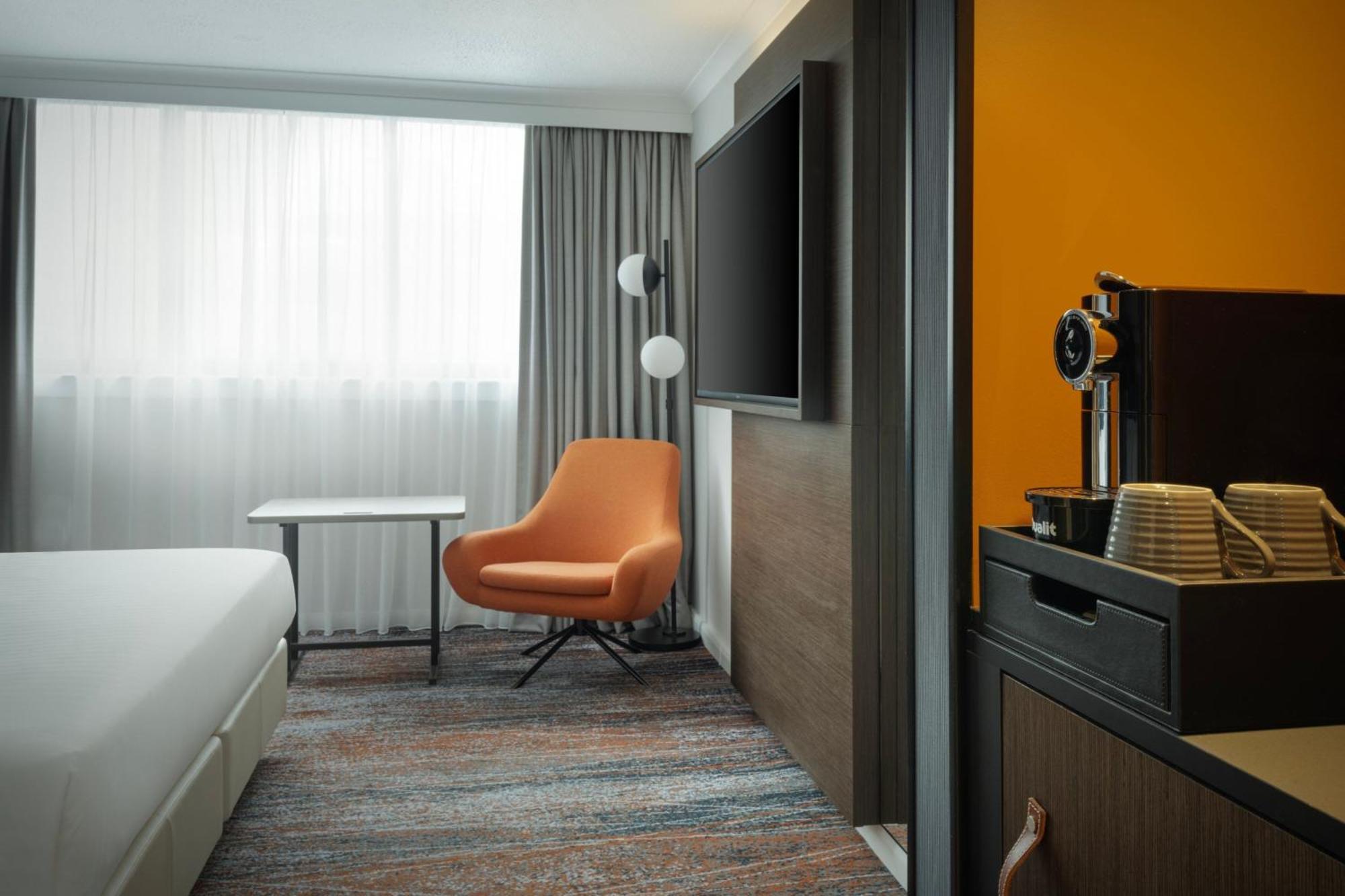 Executive King Room Lounge Access