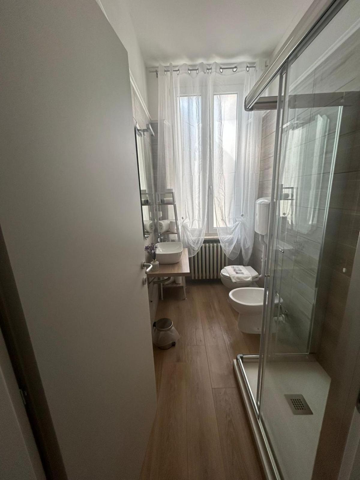Driepersoonskamer met Eigen Badkamer