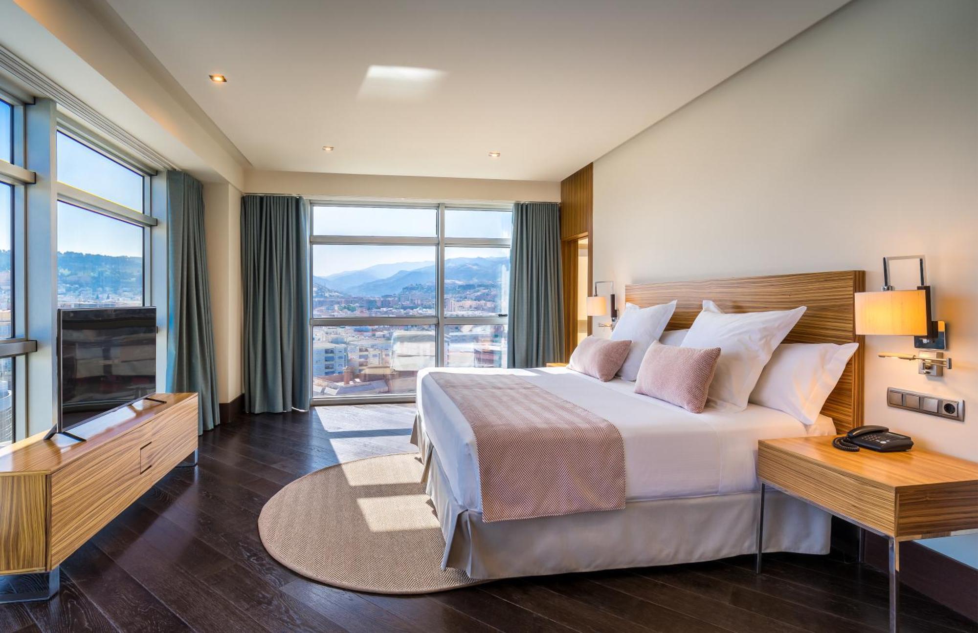 Suite City View