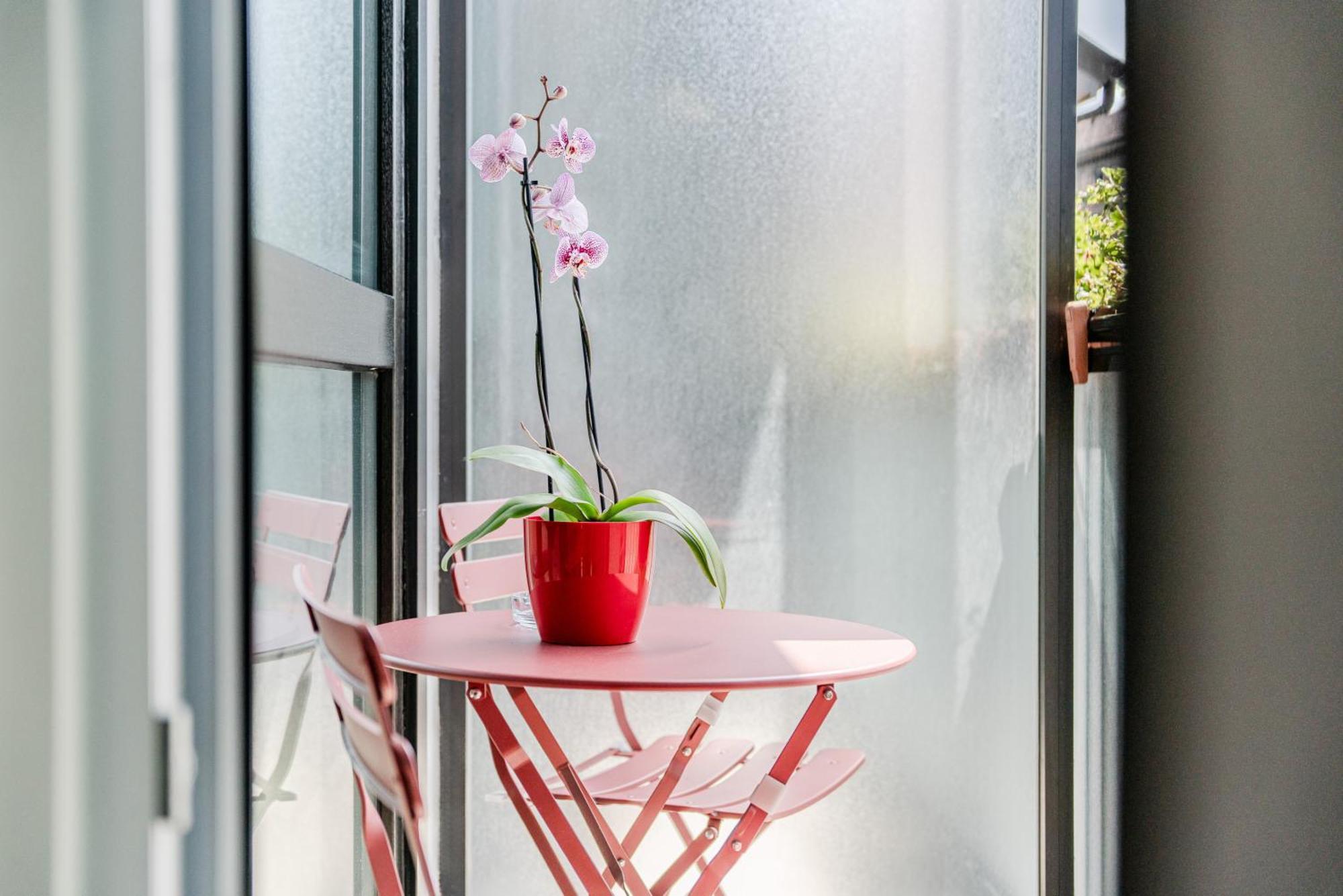 Tweepersoonskamer met 2 Aparte Bedden en Balkon
