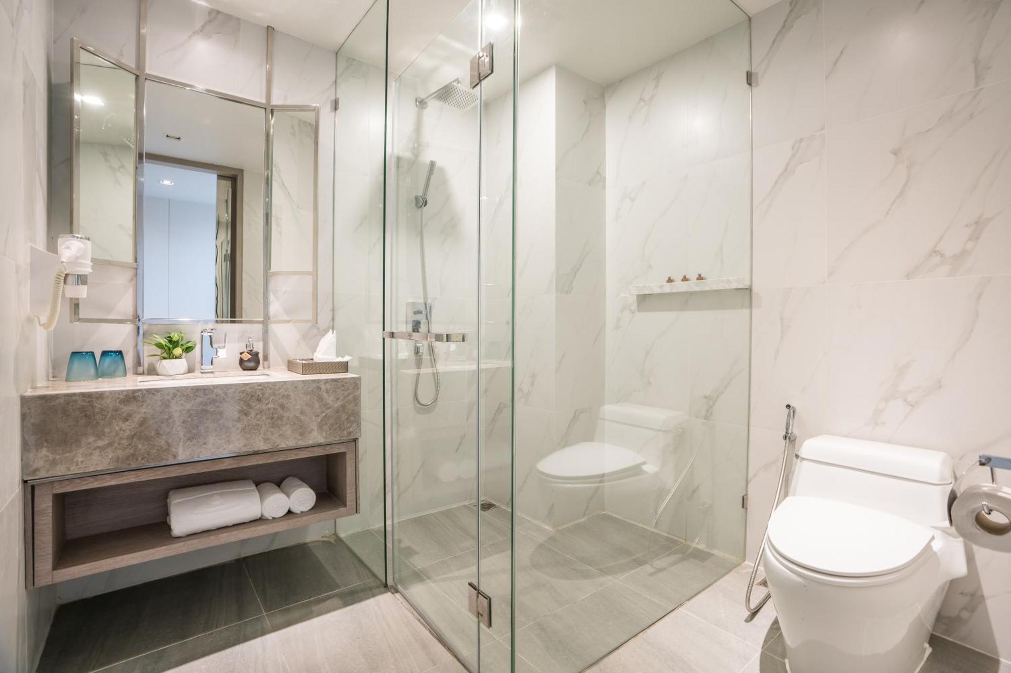 Double or Twin Room Canal View