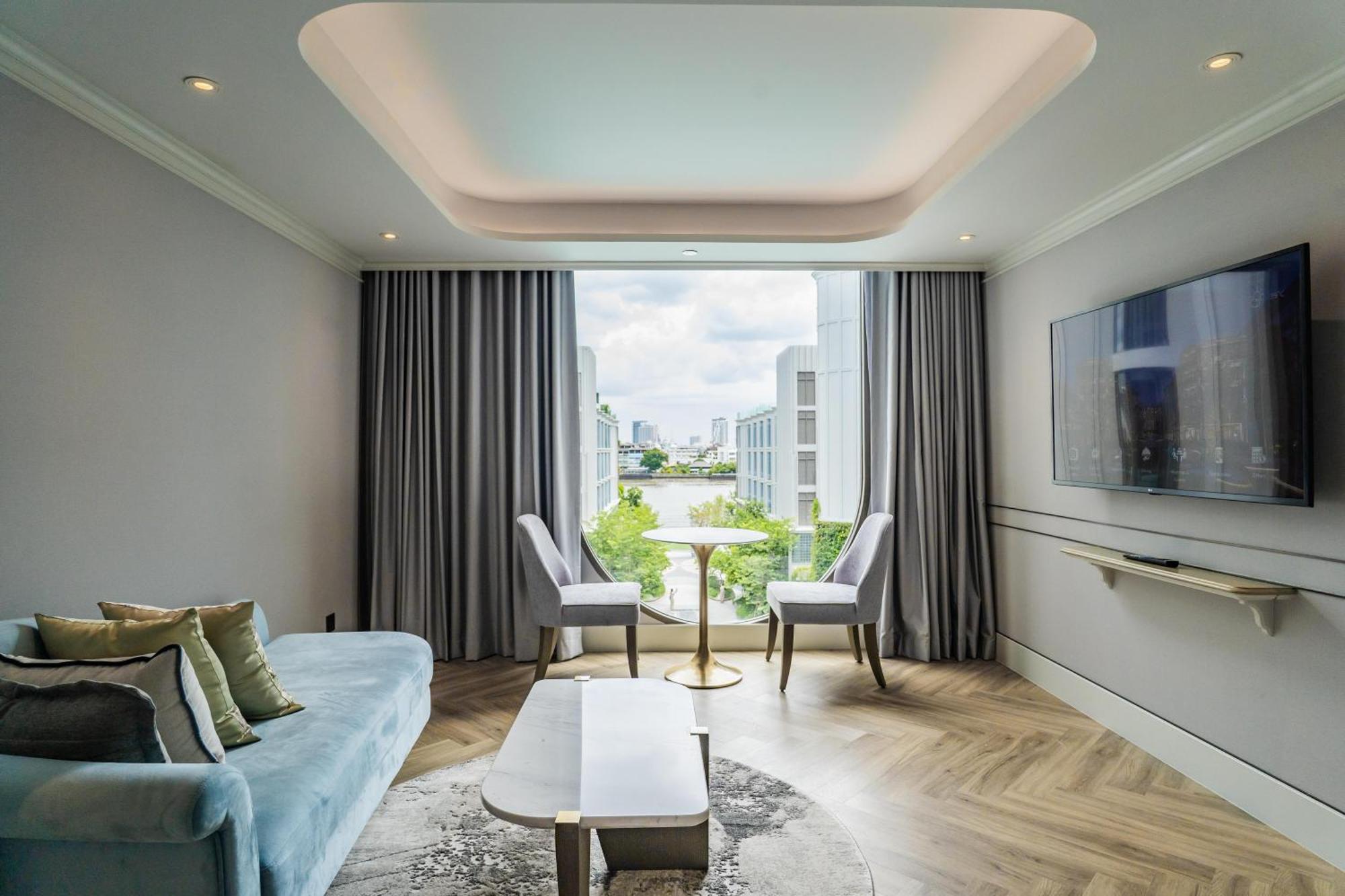 Club One Bedroom River View