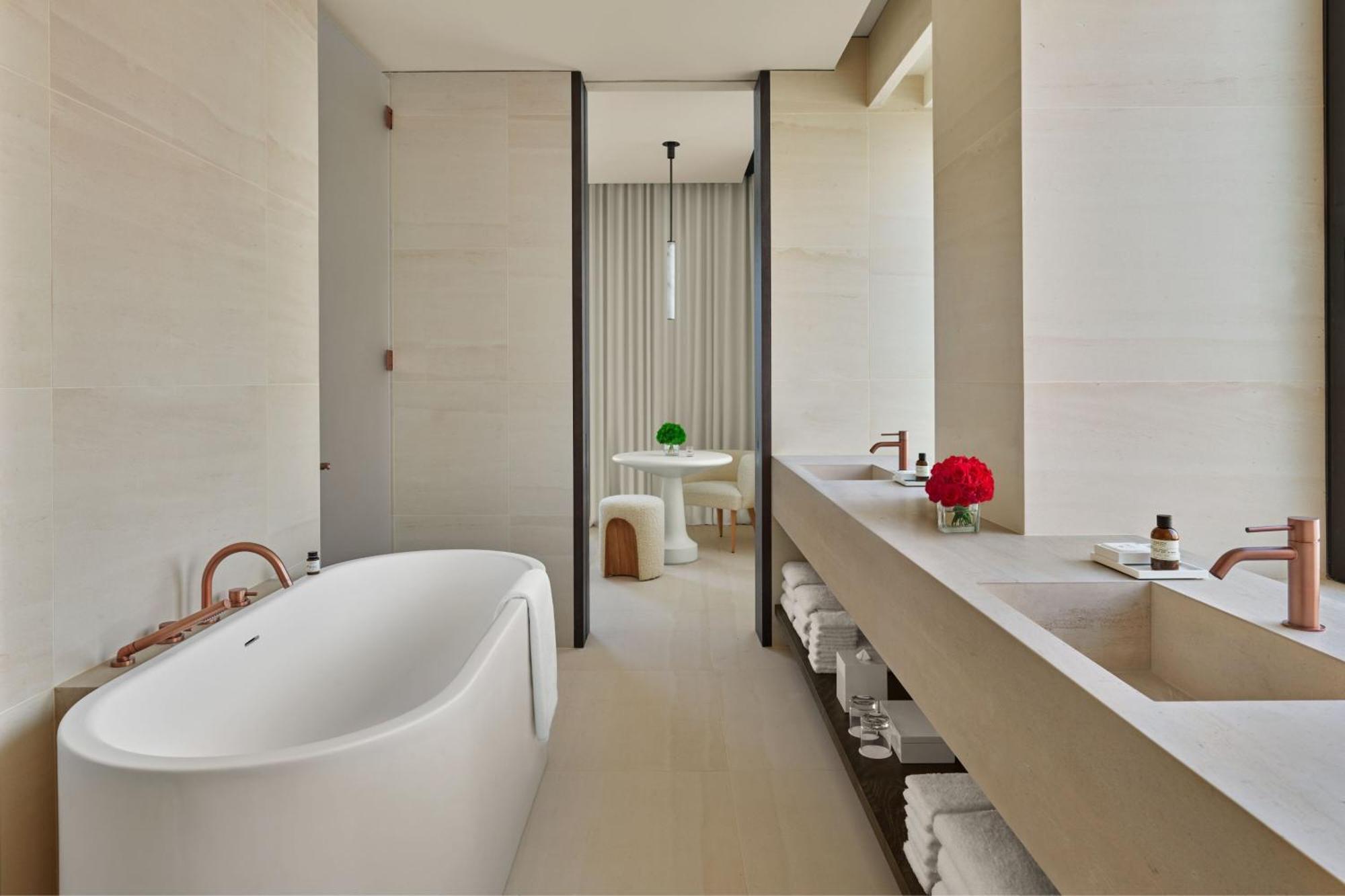 One-Bedroom Corner Suite City View