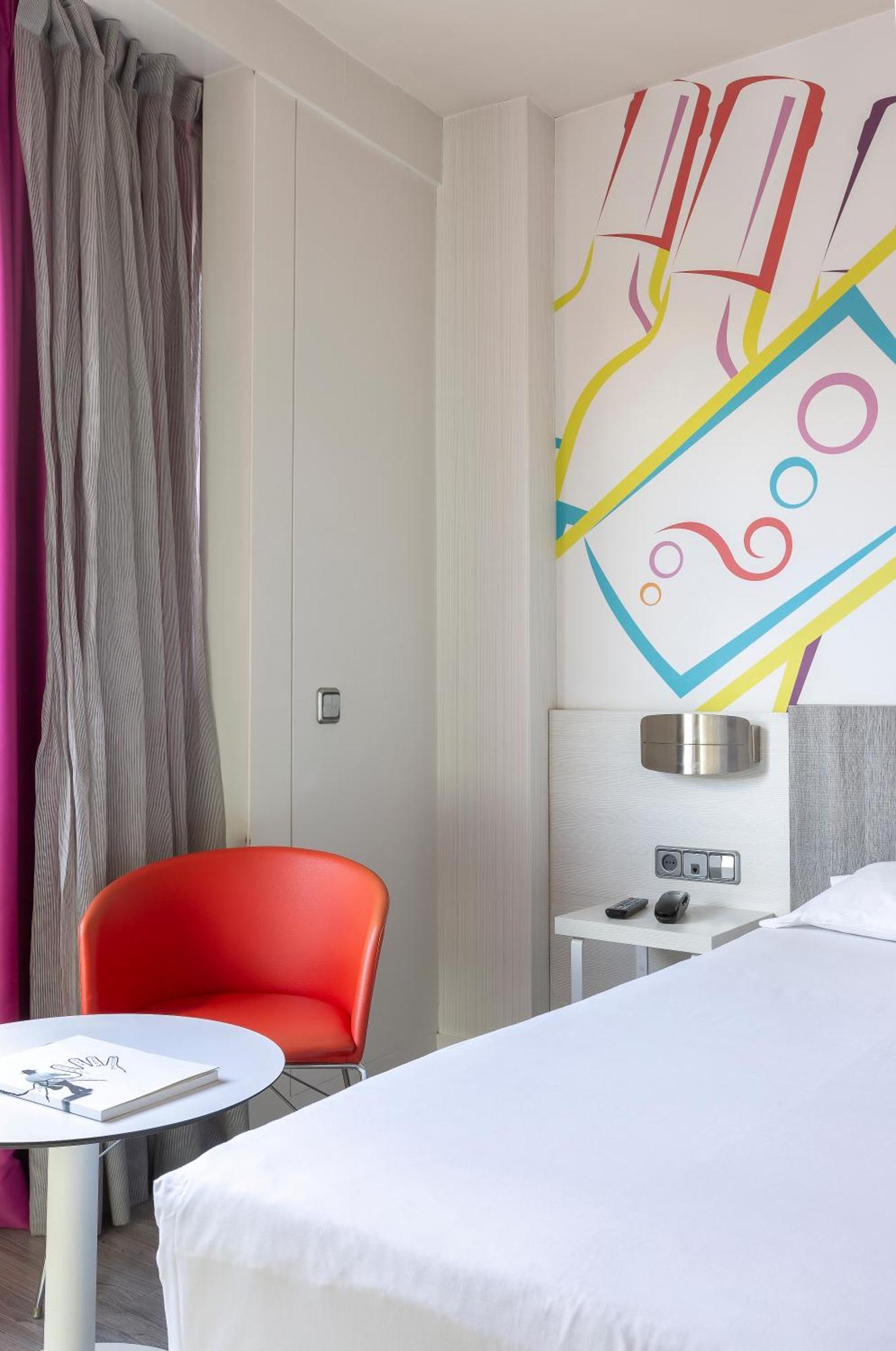 Standard Room 2 Single Beds