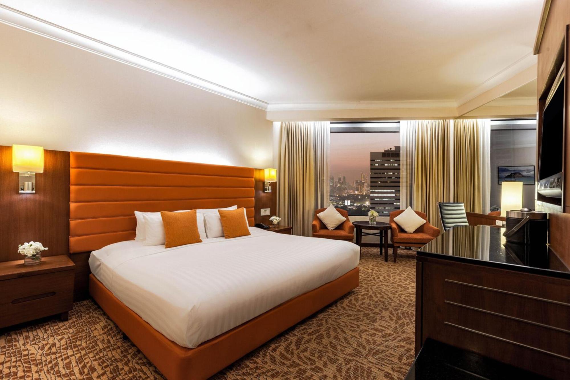 Superior Connecting Room