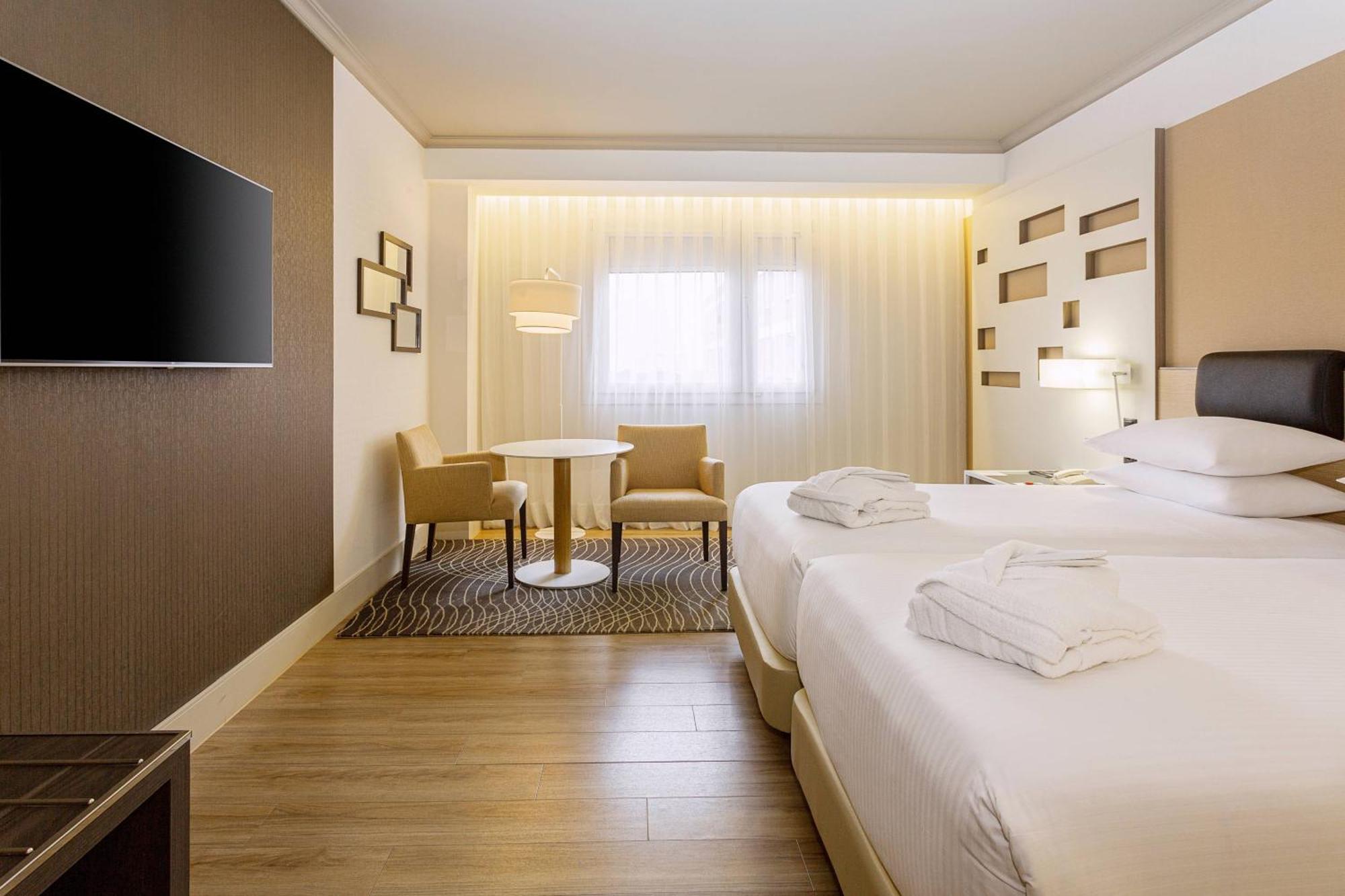Executive Twin Room Lounge Access