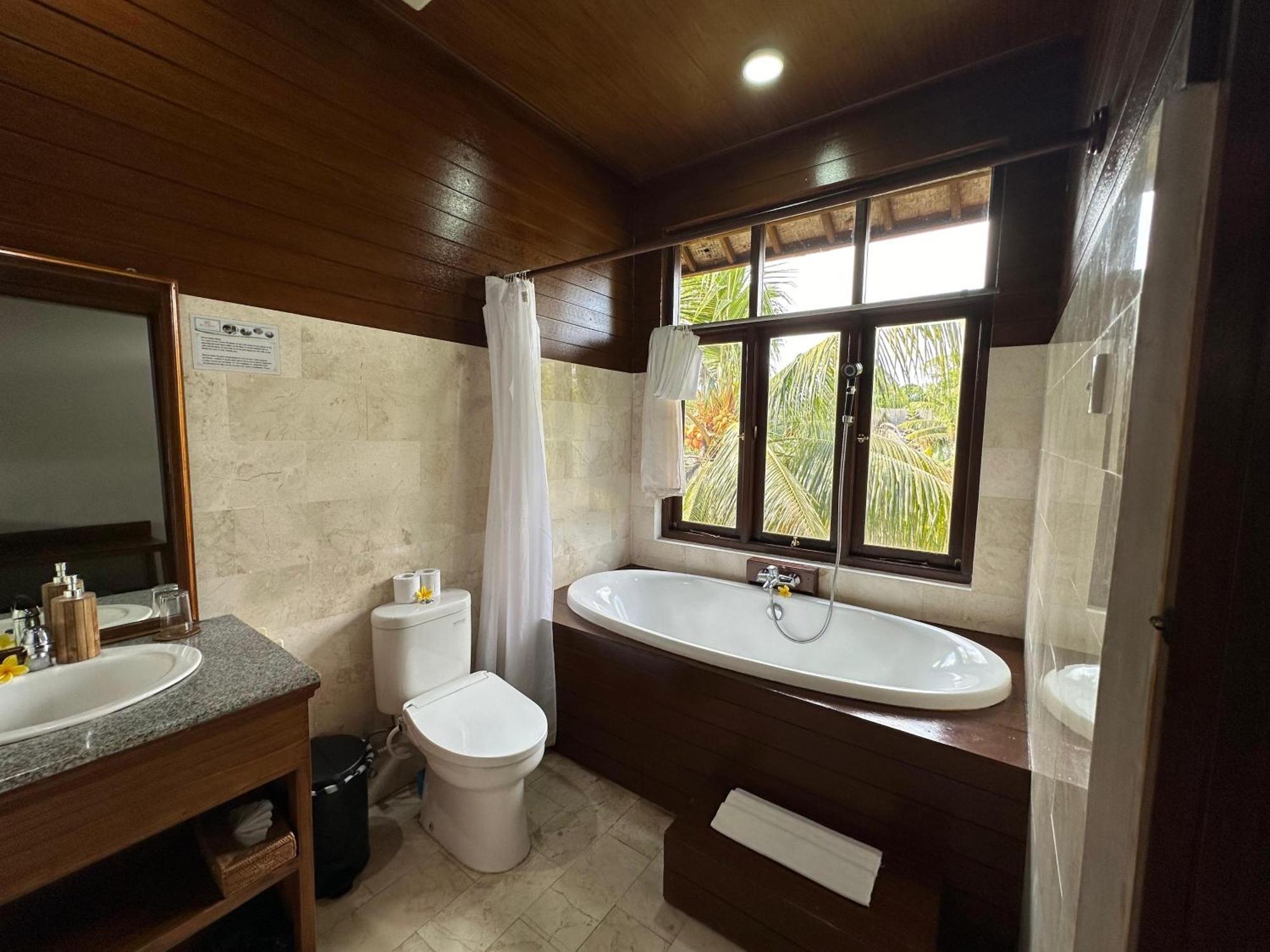 Superior Balcony Cottage
