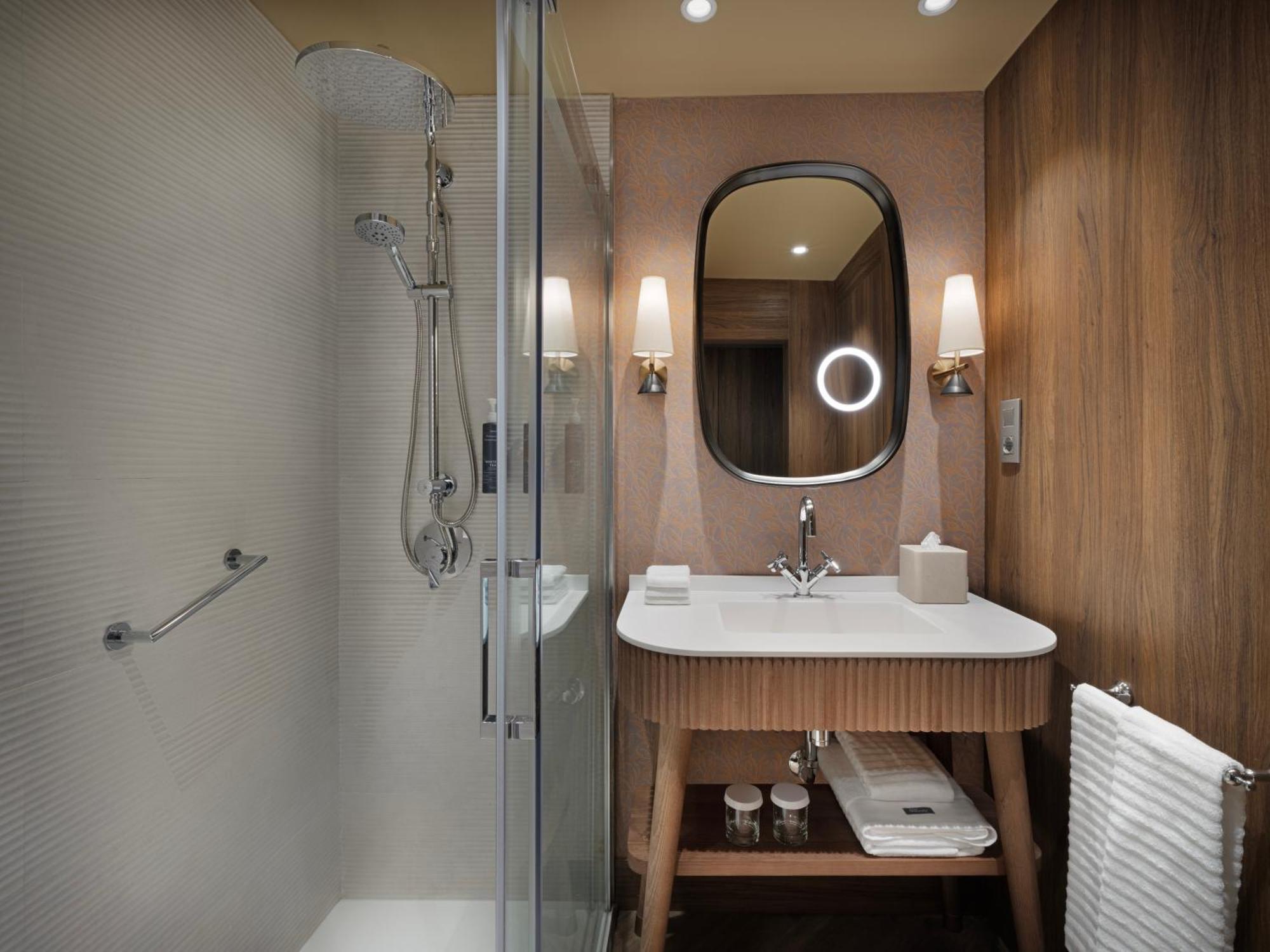 Deluxe Twin Room City View