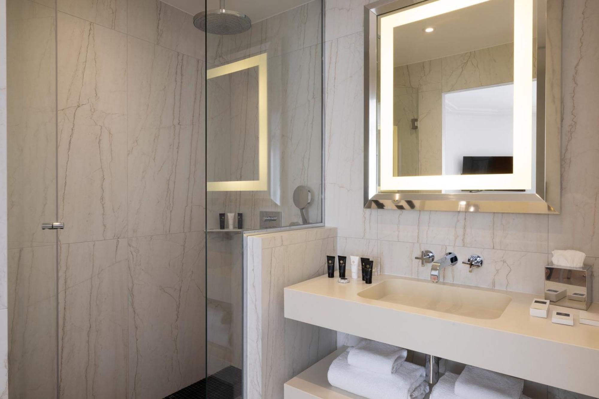 Premium Kamer - Uitzicht op de Eiffeltoren