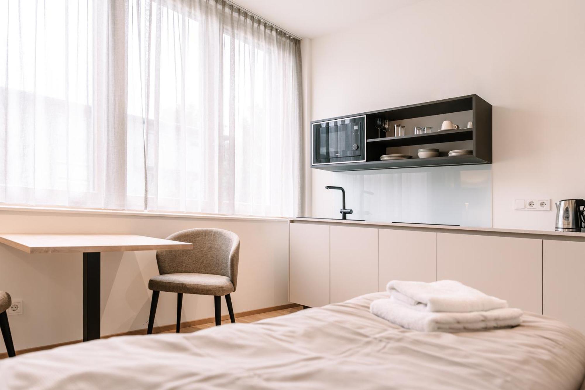 Apartment Queen Bed