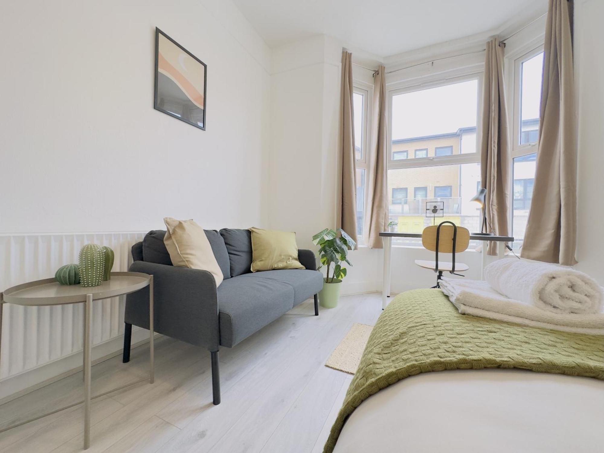 Tweepersoonskamer met Gedeelde Badkamer