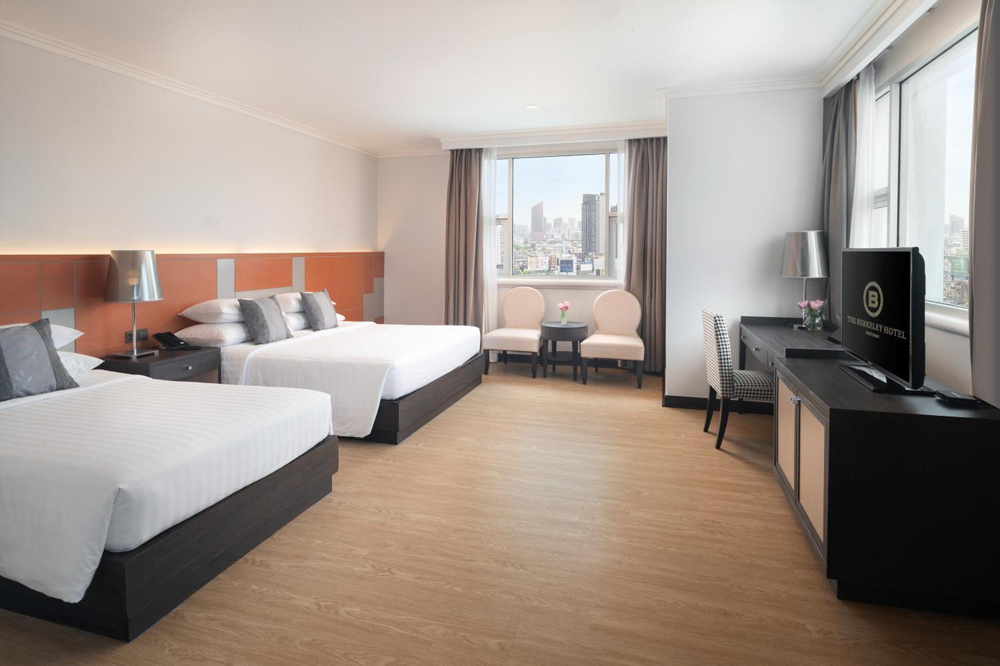 Premier Family Room North Tower