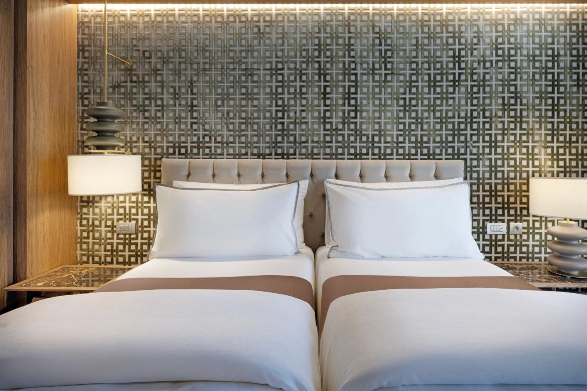 Deluxe Twin Room City View