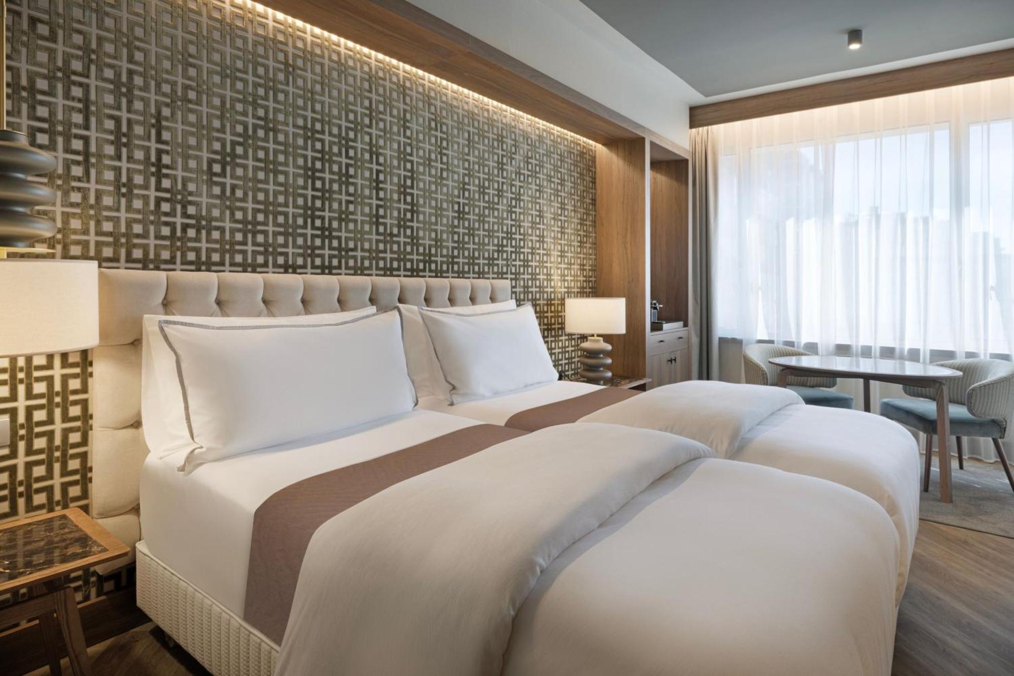 Deluxe Twin Room City View