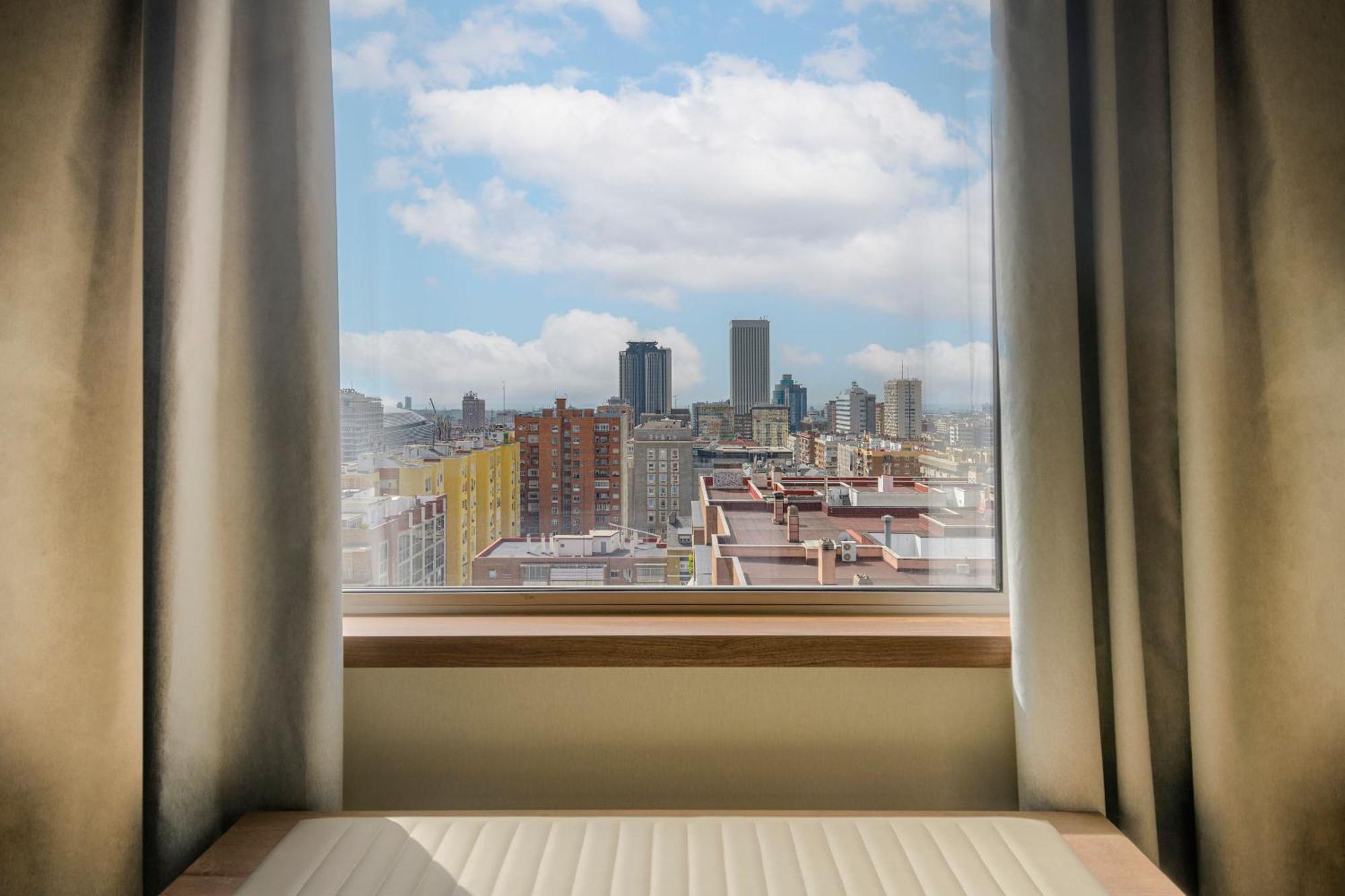Premium Deluxe King Room High Floor