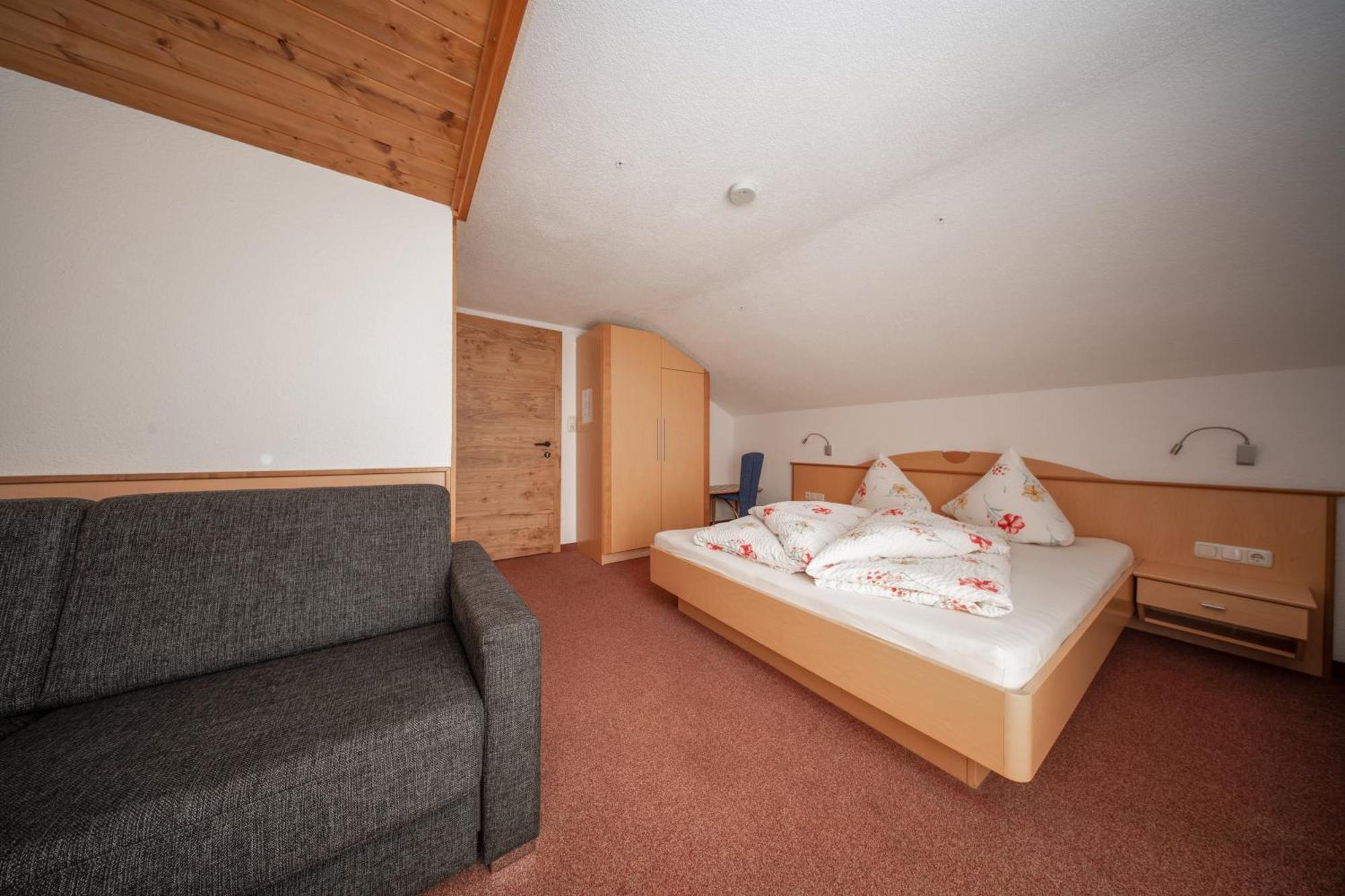Three-Bedroom Apartment Mountain View