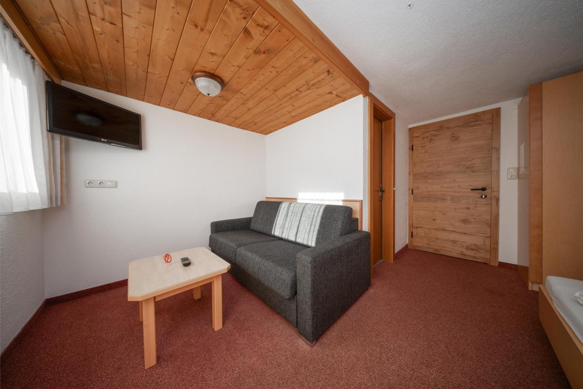 Three-Bedroom Apartment Mountain View