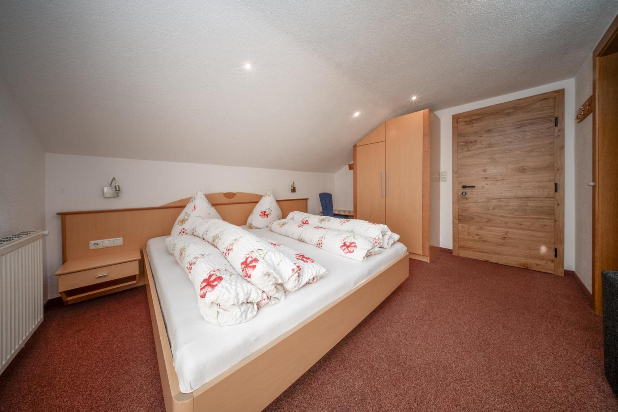 Three-Bedroom Apartment Mountain View