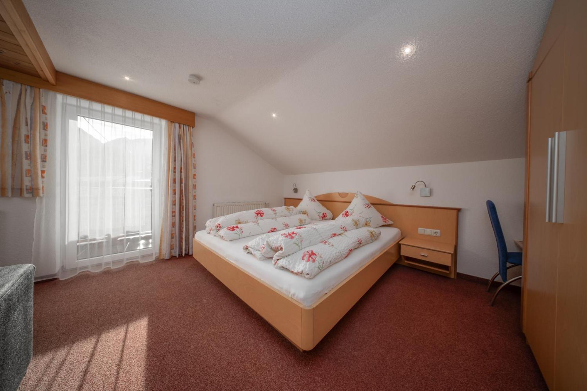 Three-Bedroom Apartment Mountain View