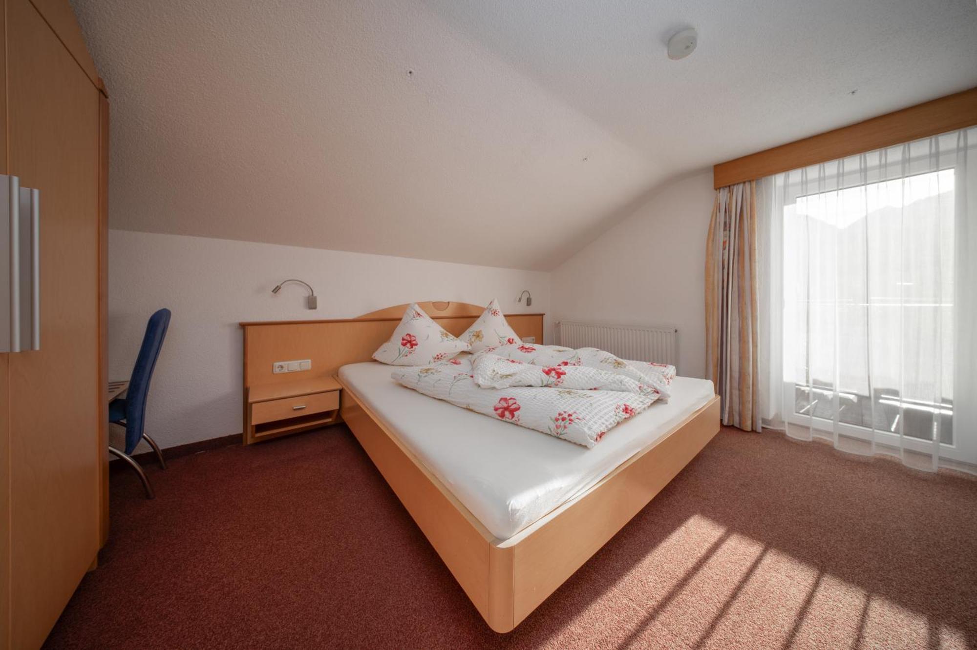 Three-Bedroom Apartment Mountain View