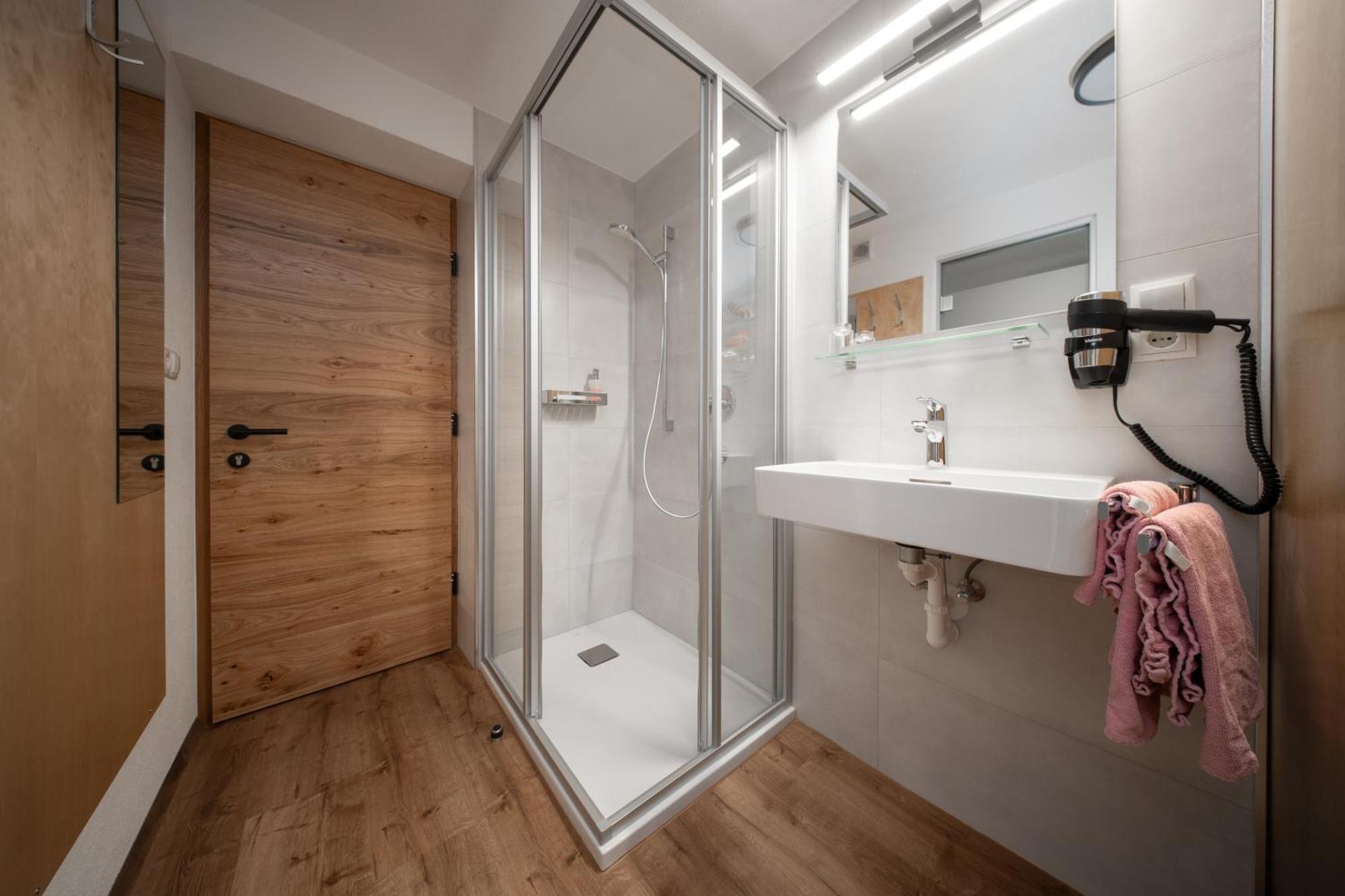 Single Room Shower