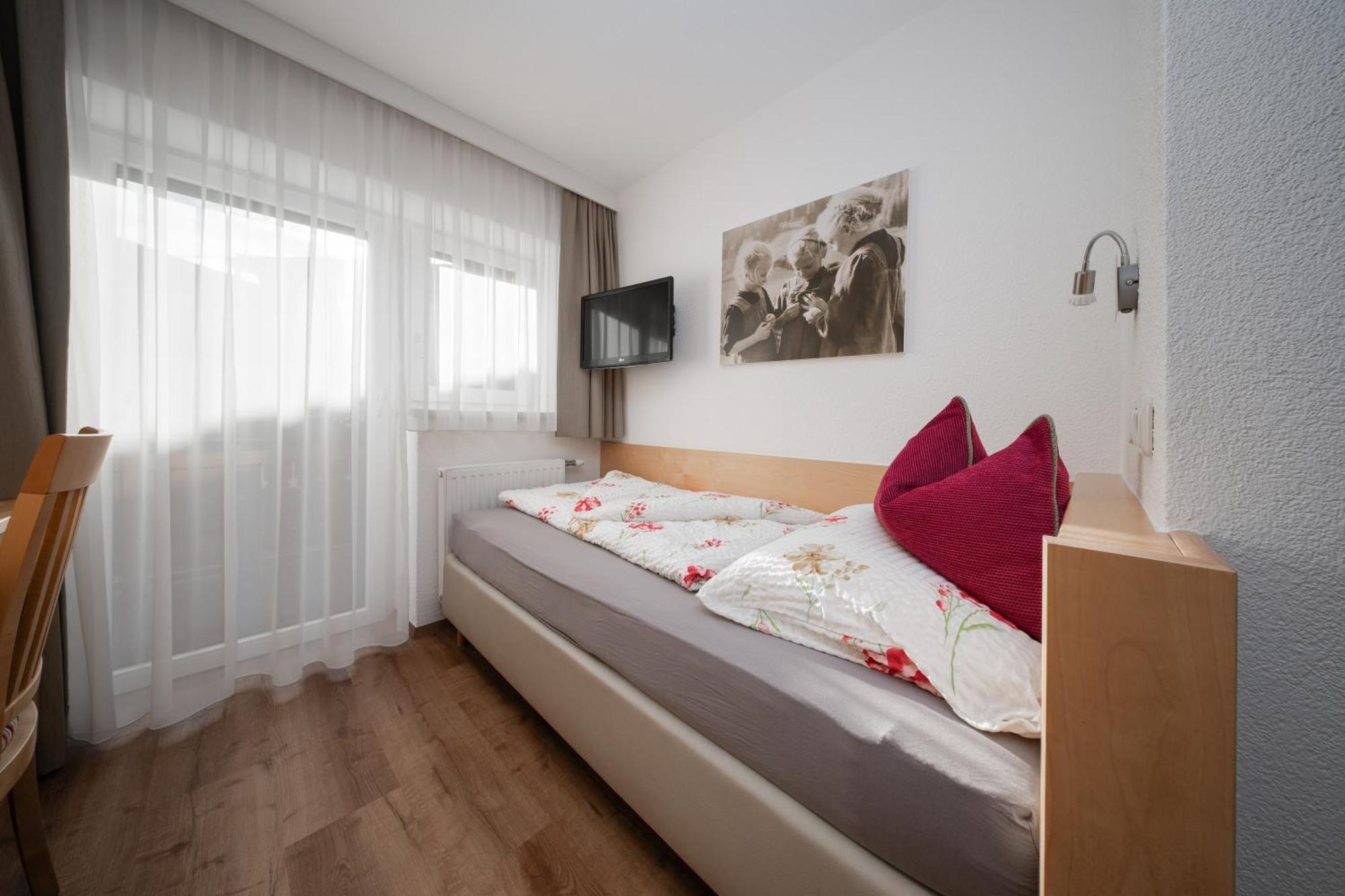 Three-Bedroom Apartment Mountain View