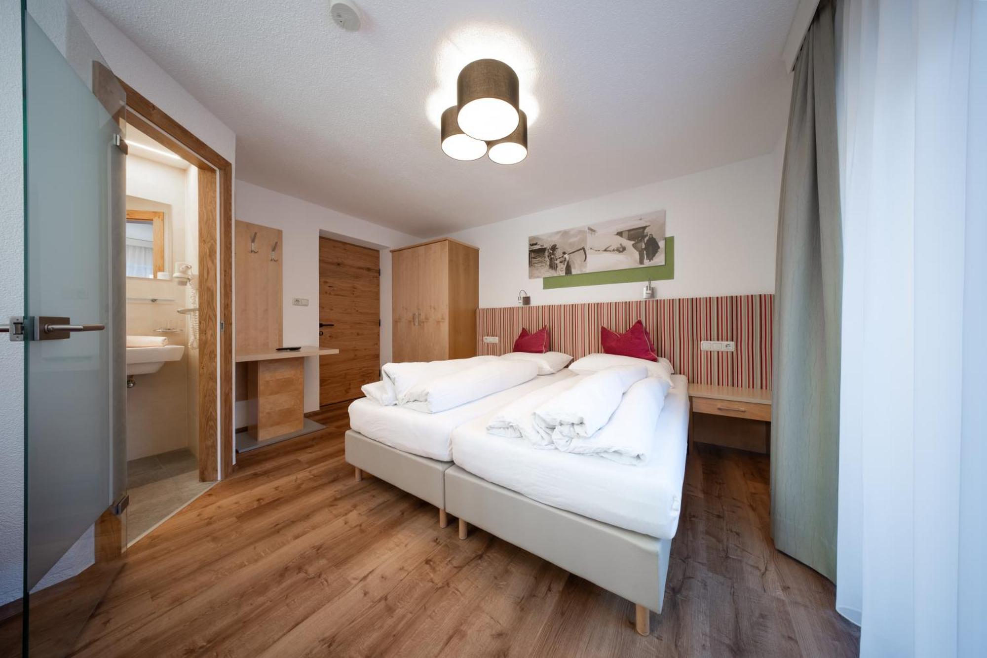 Three-Bedroom Apartment Mountain View