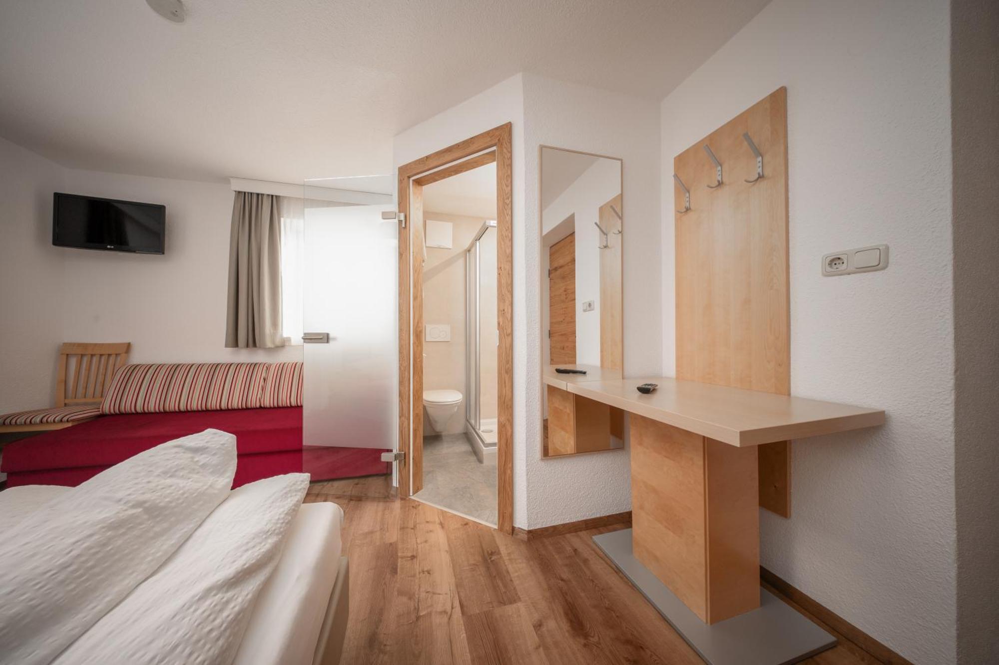 Three-Bedroom Apartment Mountain View