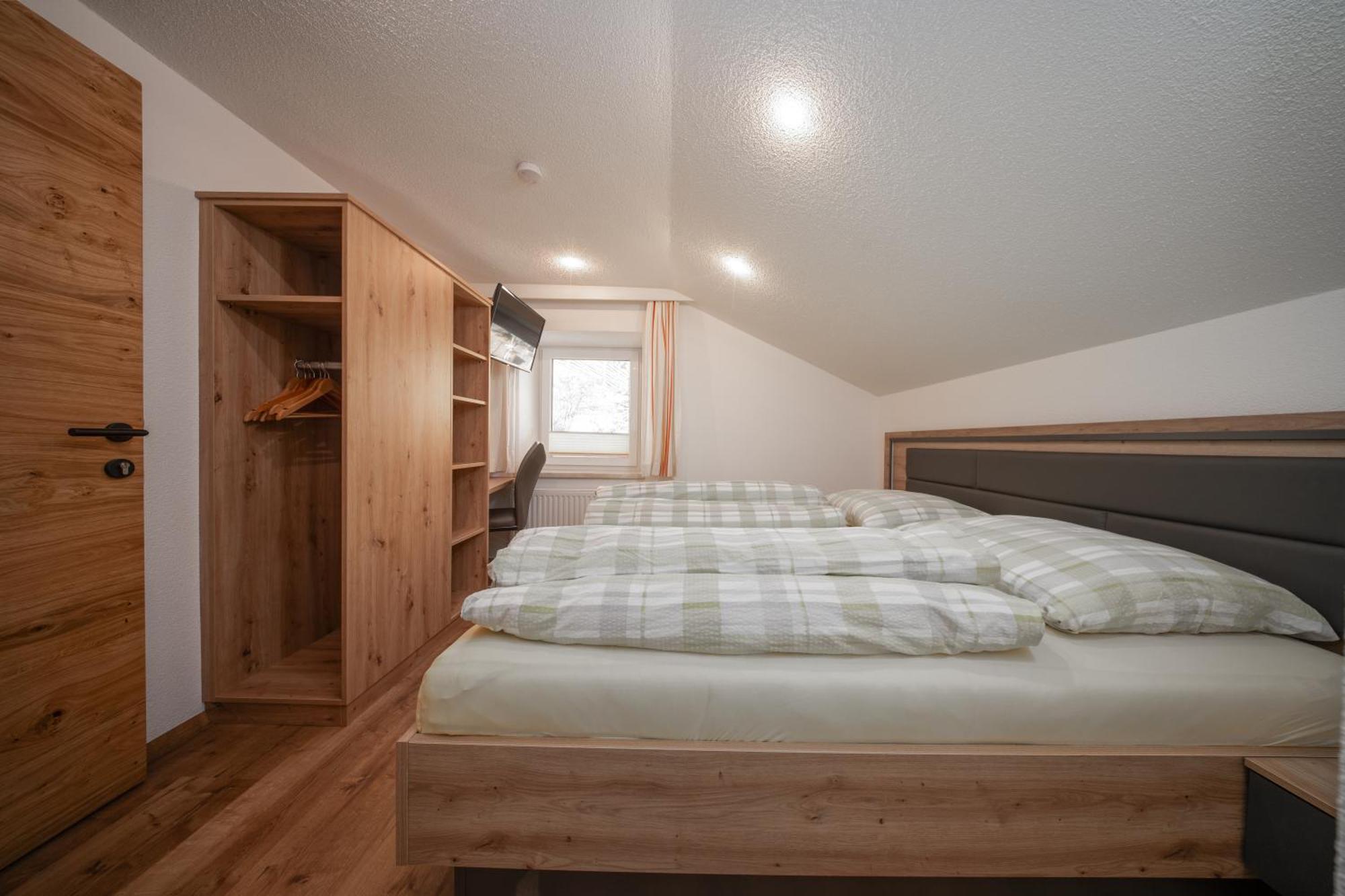 Three-Bedroom Apartment Mountain View