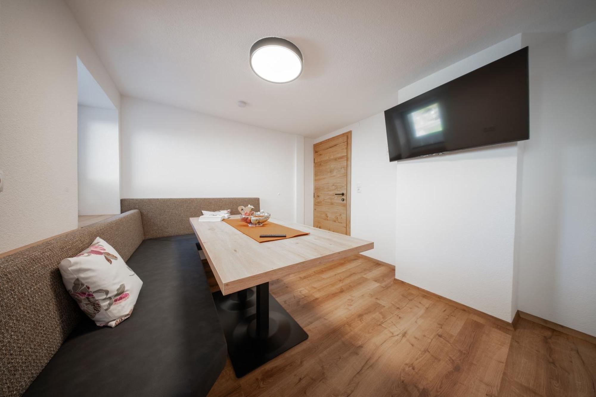 Three-Bedroom Apartment Mountain View