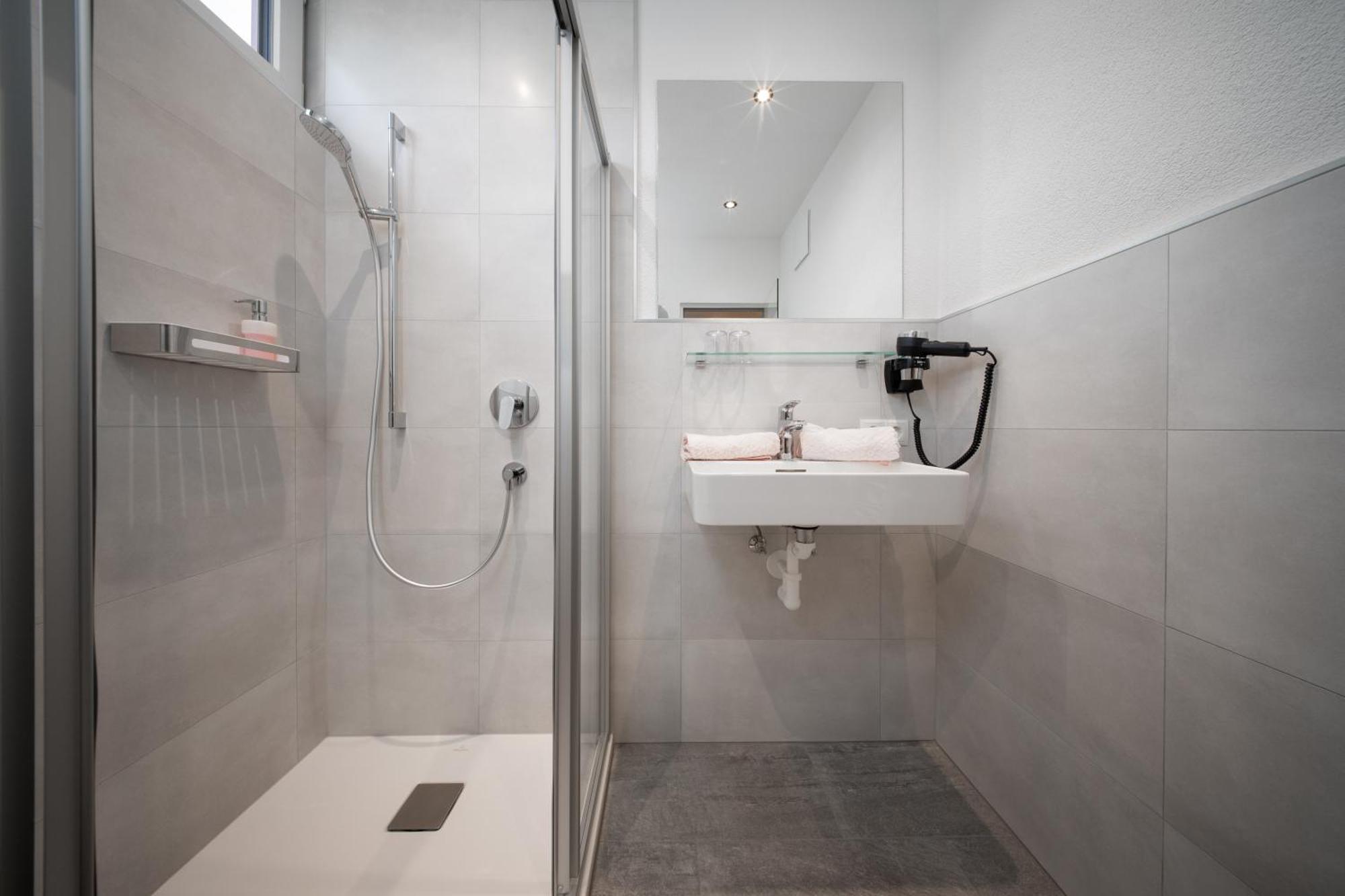 Single Room Shower