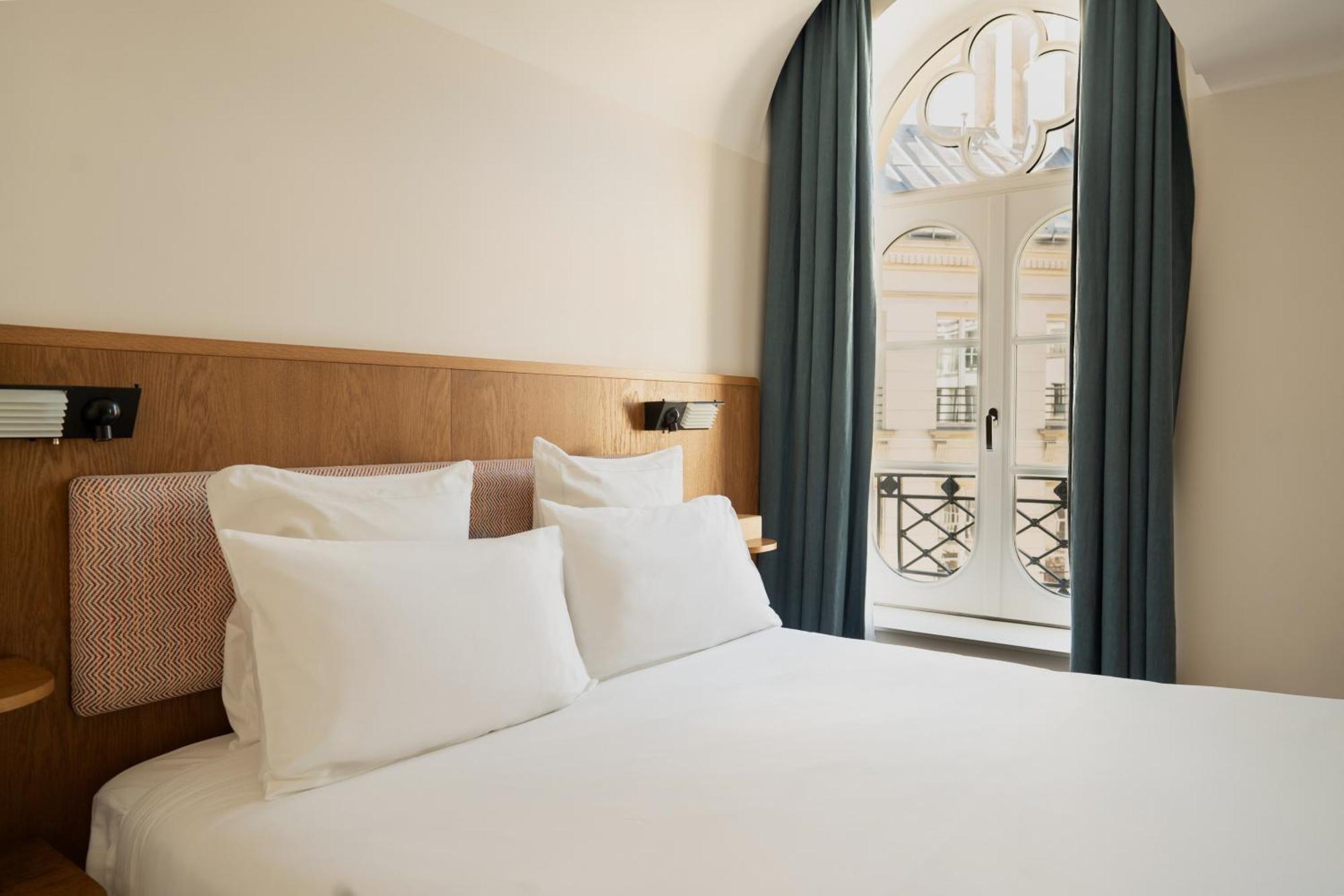 Double Room Superior French Window