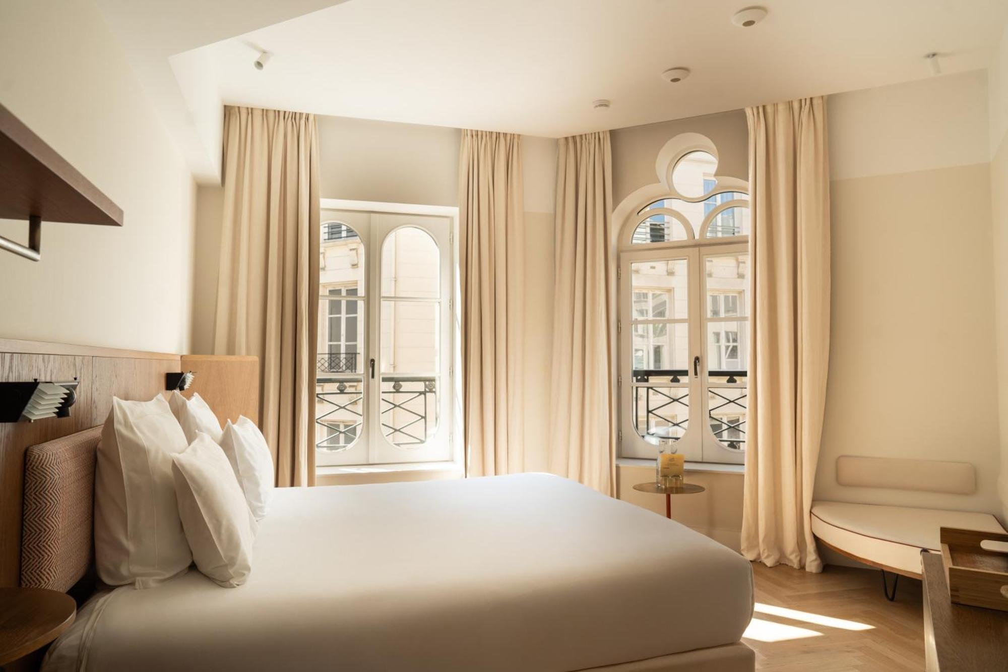 Double Room Superior French Window