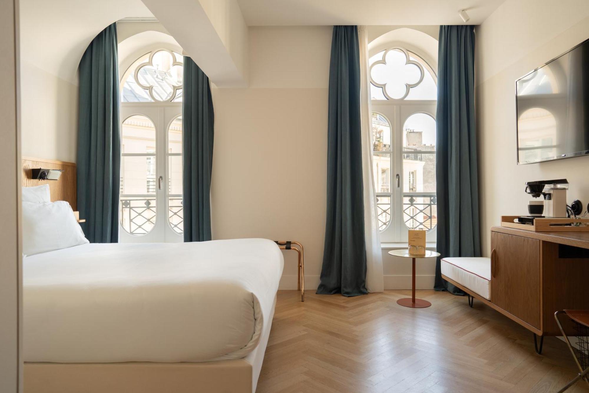 Double Room Superior French Window